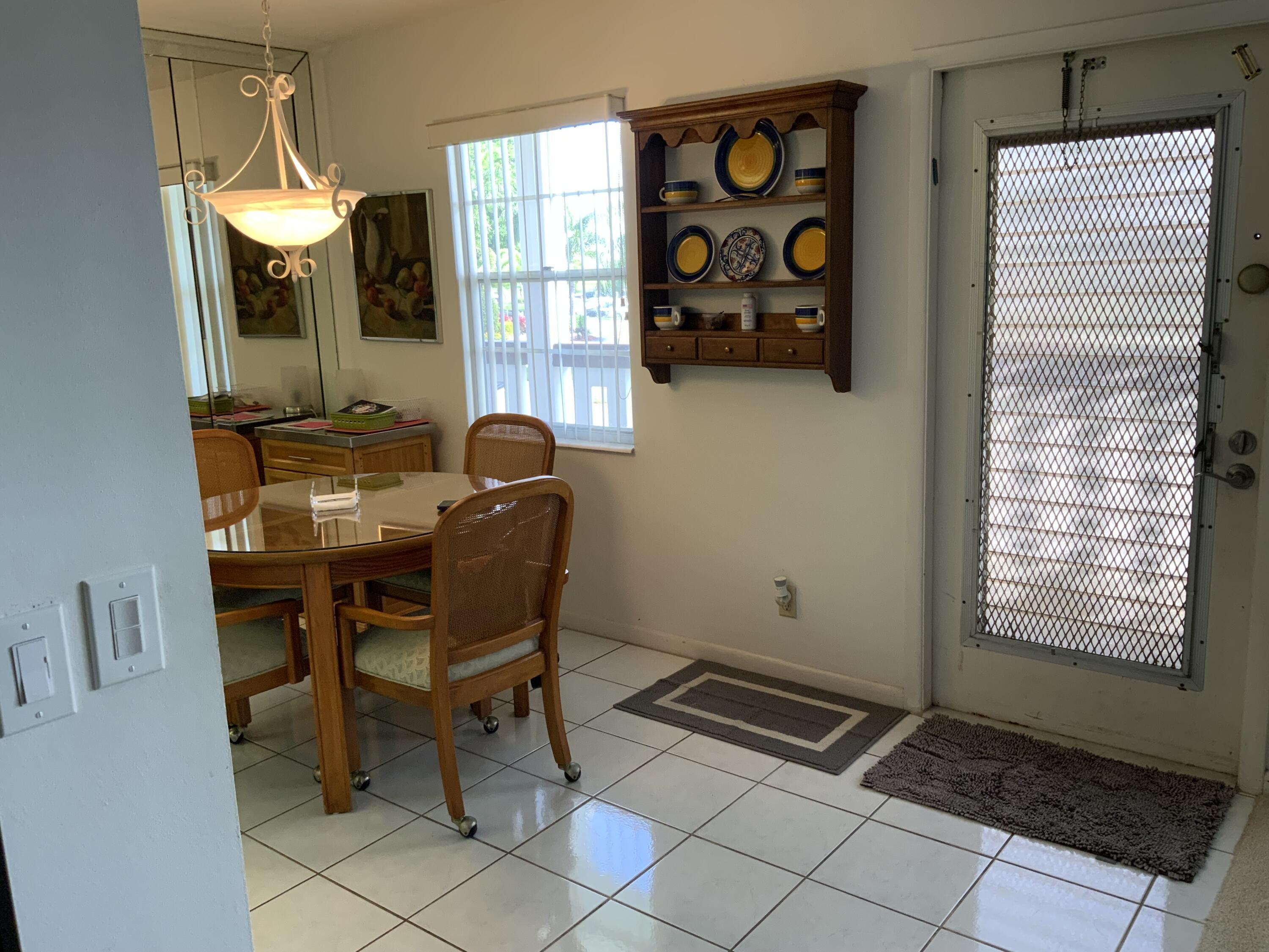 2050 Hythe C, Boca Raton, FL 33434, Boca Raton - Photo 2