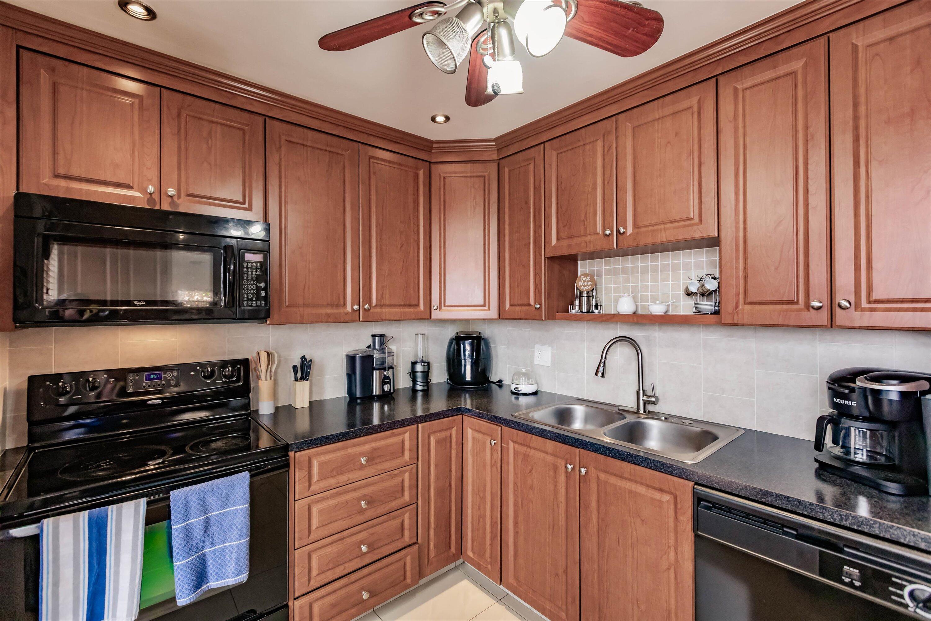 4270 NW 40th Street 105, Lauderdale Lakes, FL 33319, Lauderdale Lakes - Photo 2