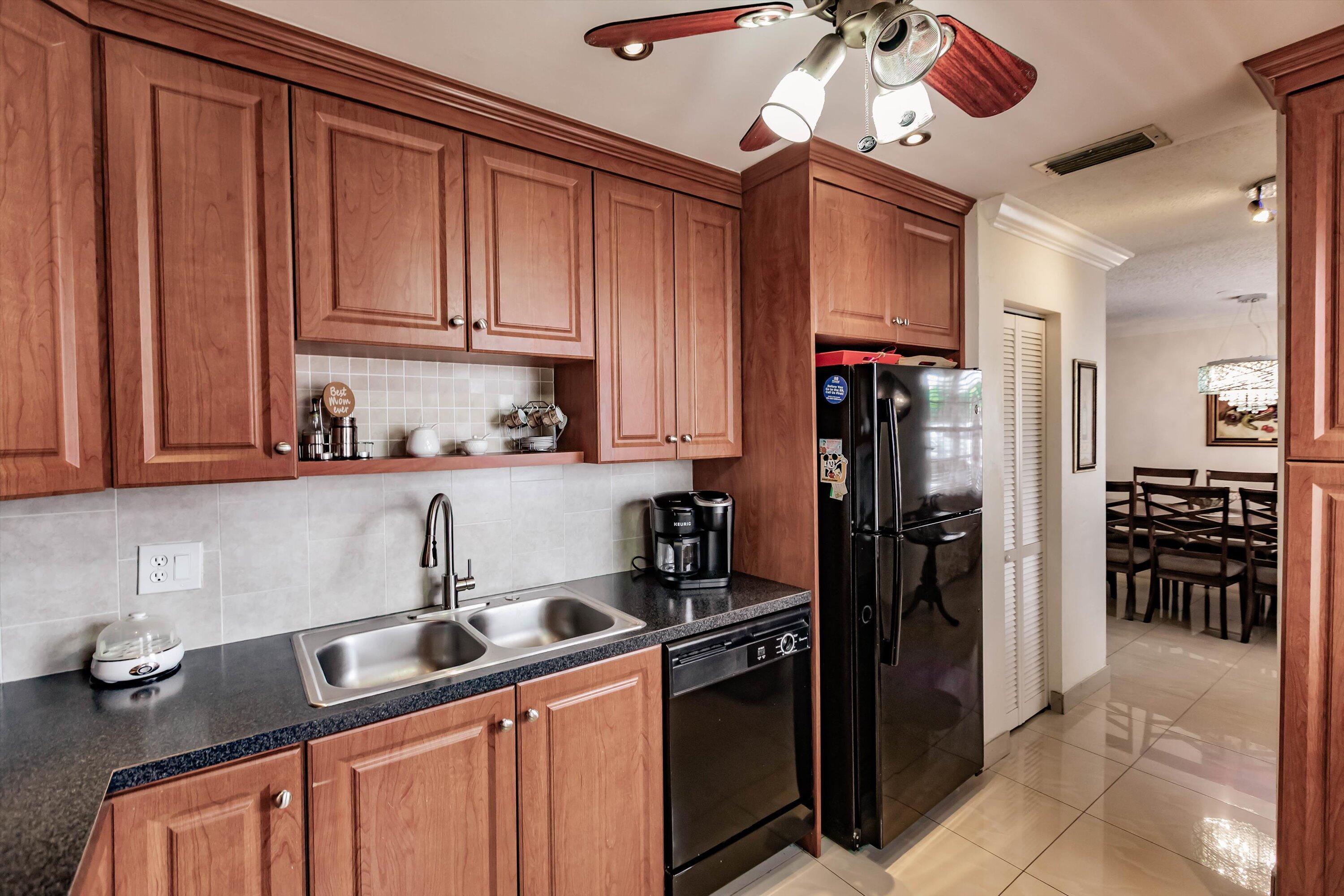 4270 NW 40th Street 105, Lauderdale Lakes, FL 33319, Lauderdale Lakes - Photo 3