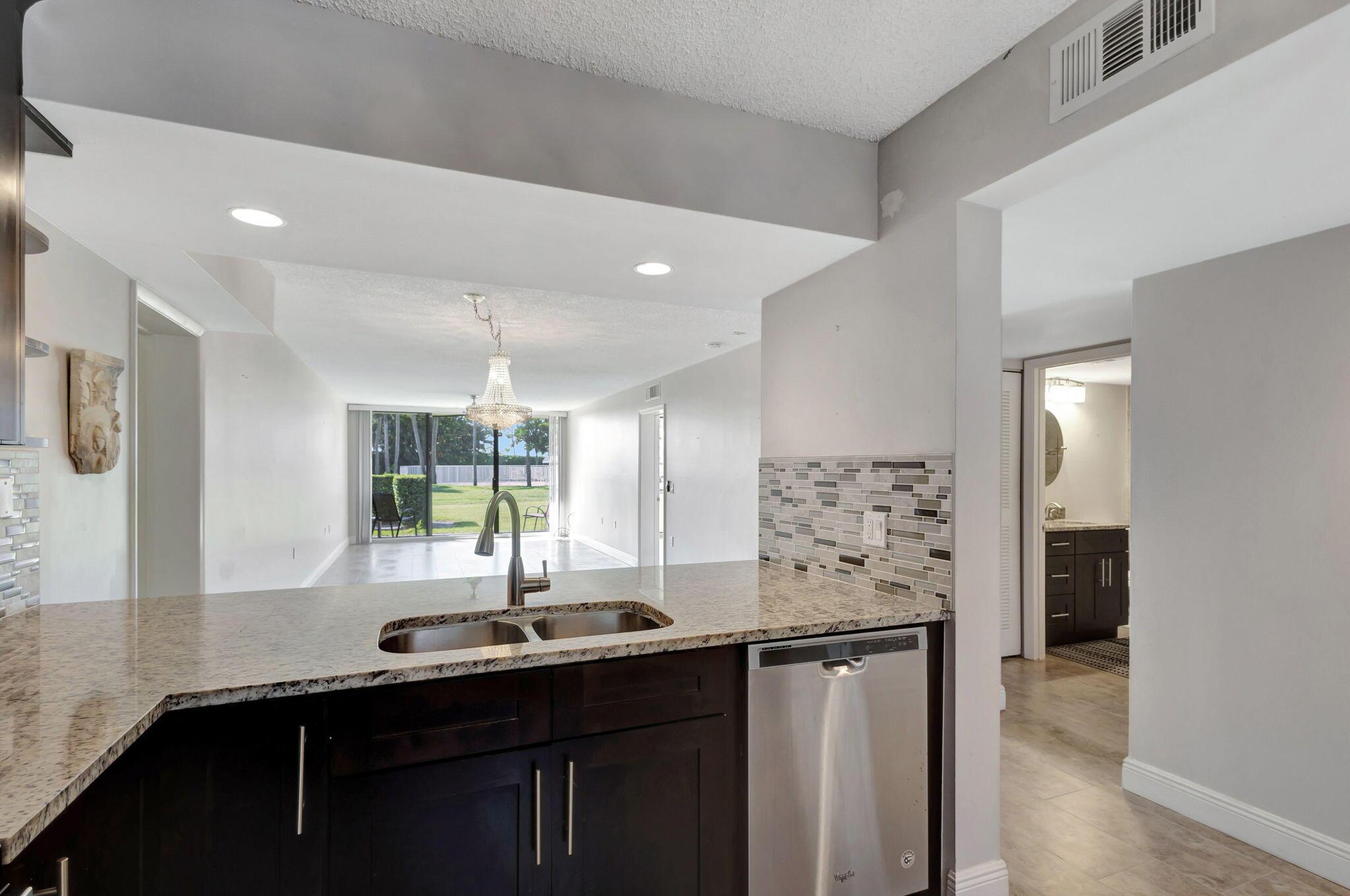 2741 Village Boulevard 104, West Palm Beach, FL 33409, West Palm Beach - Photo 4
