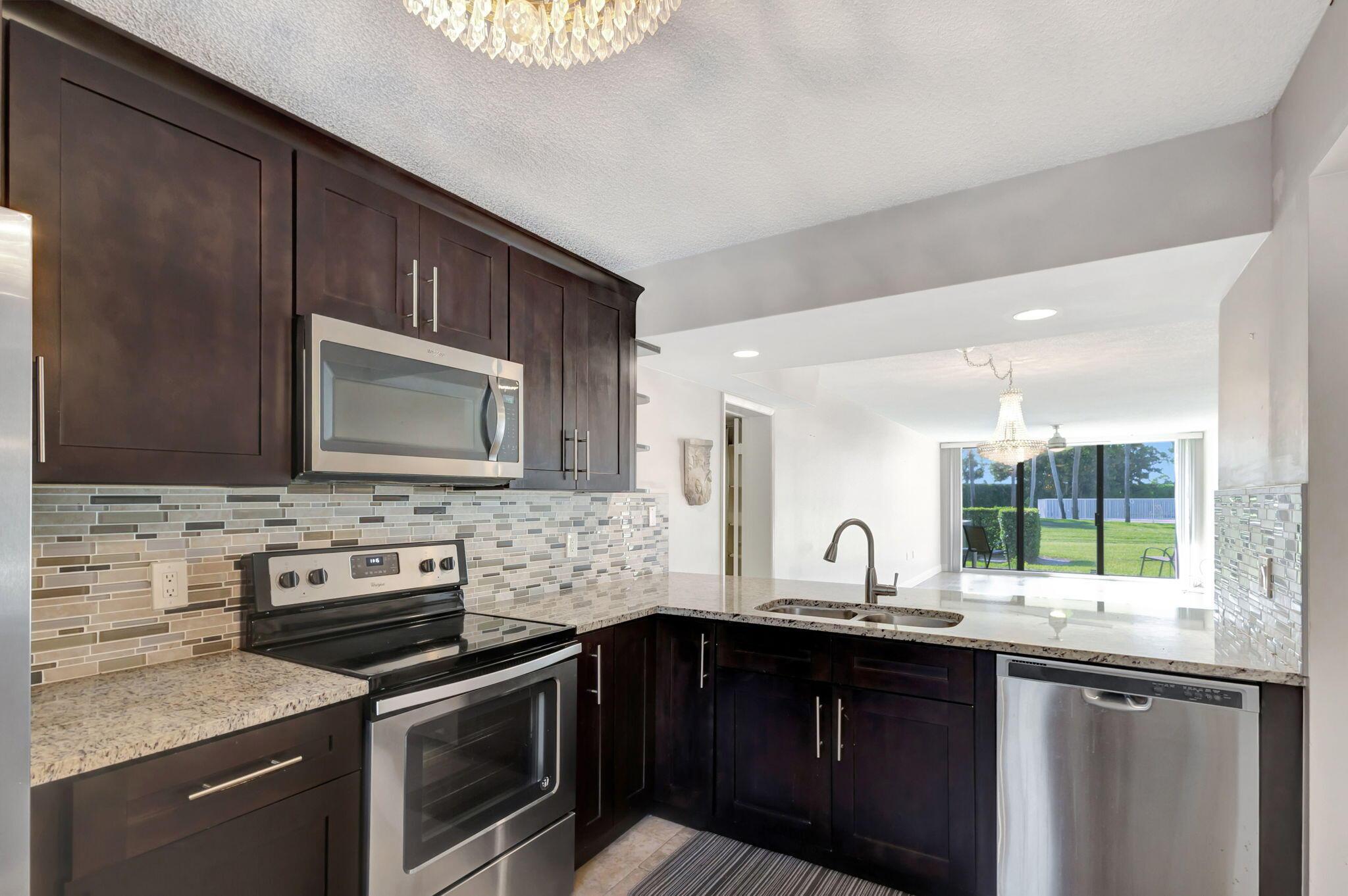 2741 Village Boulevard 104, West Palm Beach, FL 33409, West Palm Beach - Photo 2