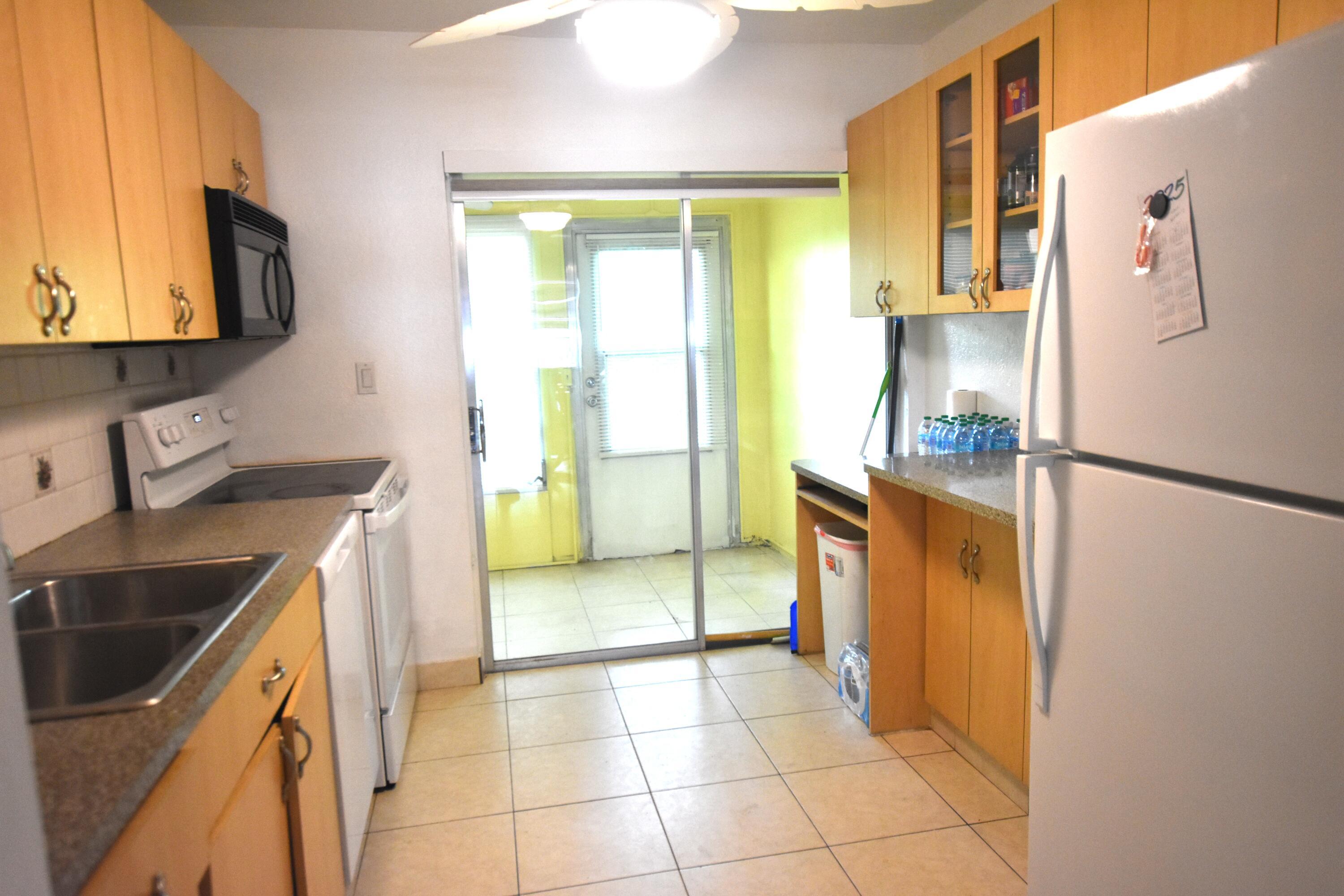 251 NW 76th Avenue 105, Margate, FL 33063, Margate - Photo 4