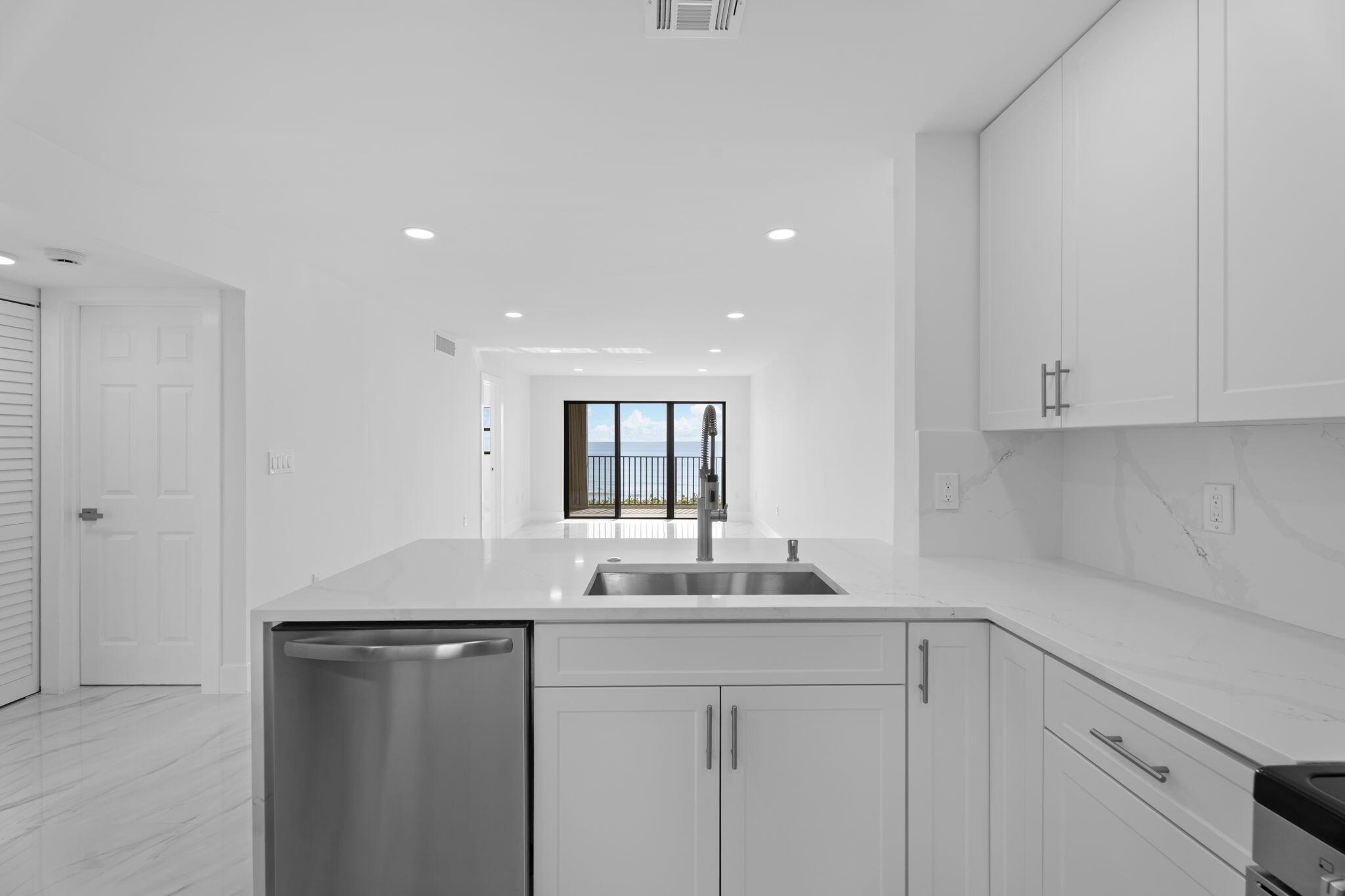 7420 S Ocean Drive 314, Jensen Beach, FL 34957, Jensen Beach - Photo 4