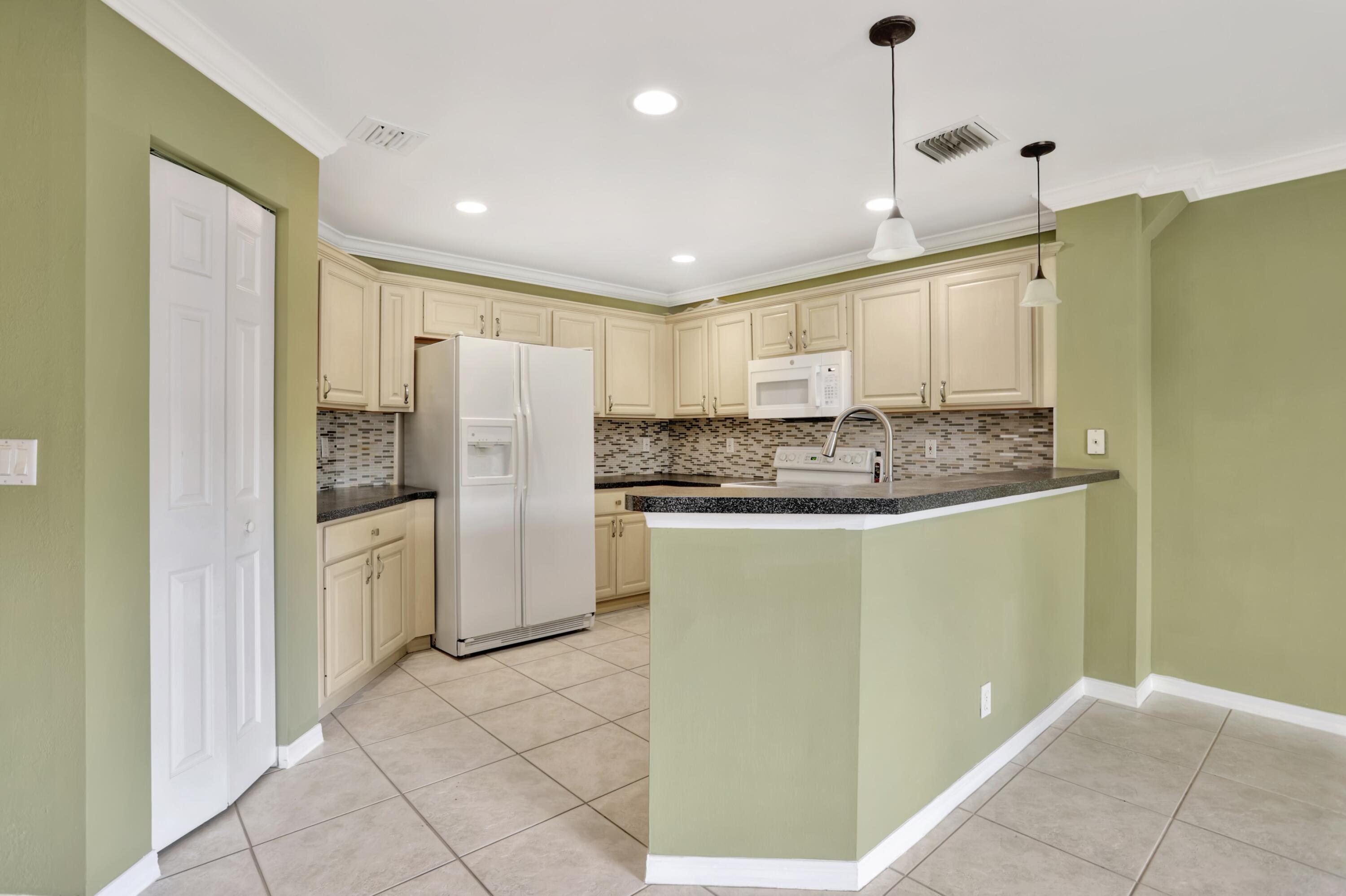 4066 Crescent Creek Street, Coconut Creek, FL 33073, Coconut Creek - Photo 4
