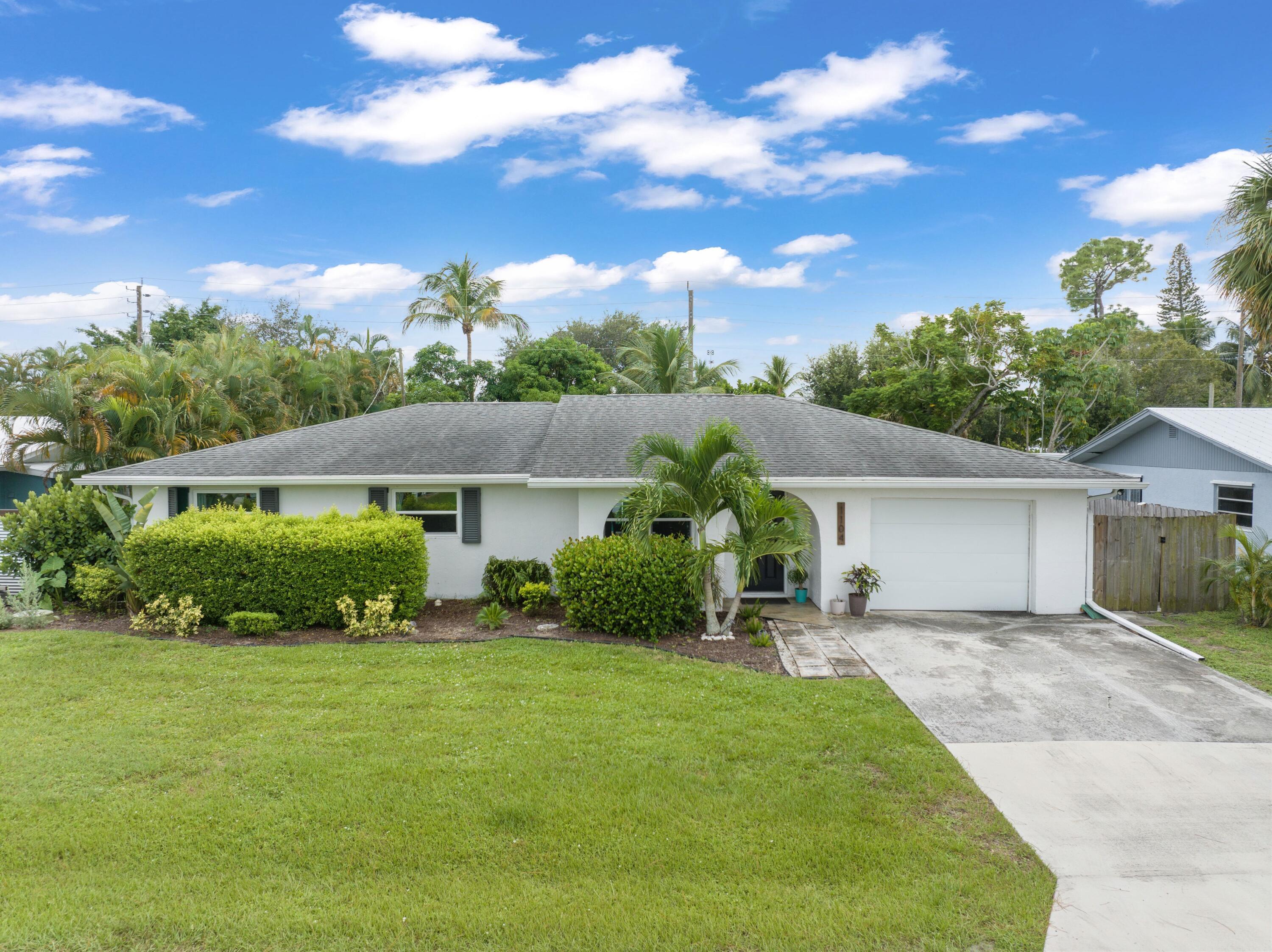 1104 NW 12th Terrace, Stuart, FL 34994, Stuart - Photo 4