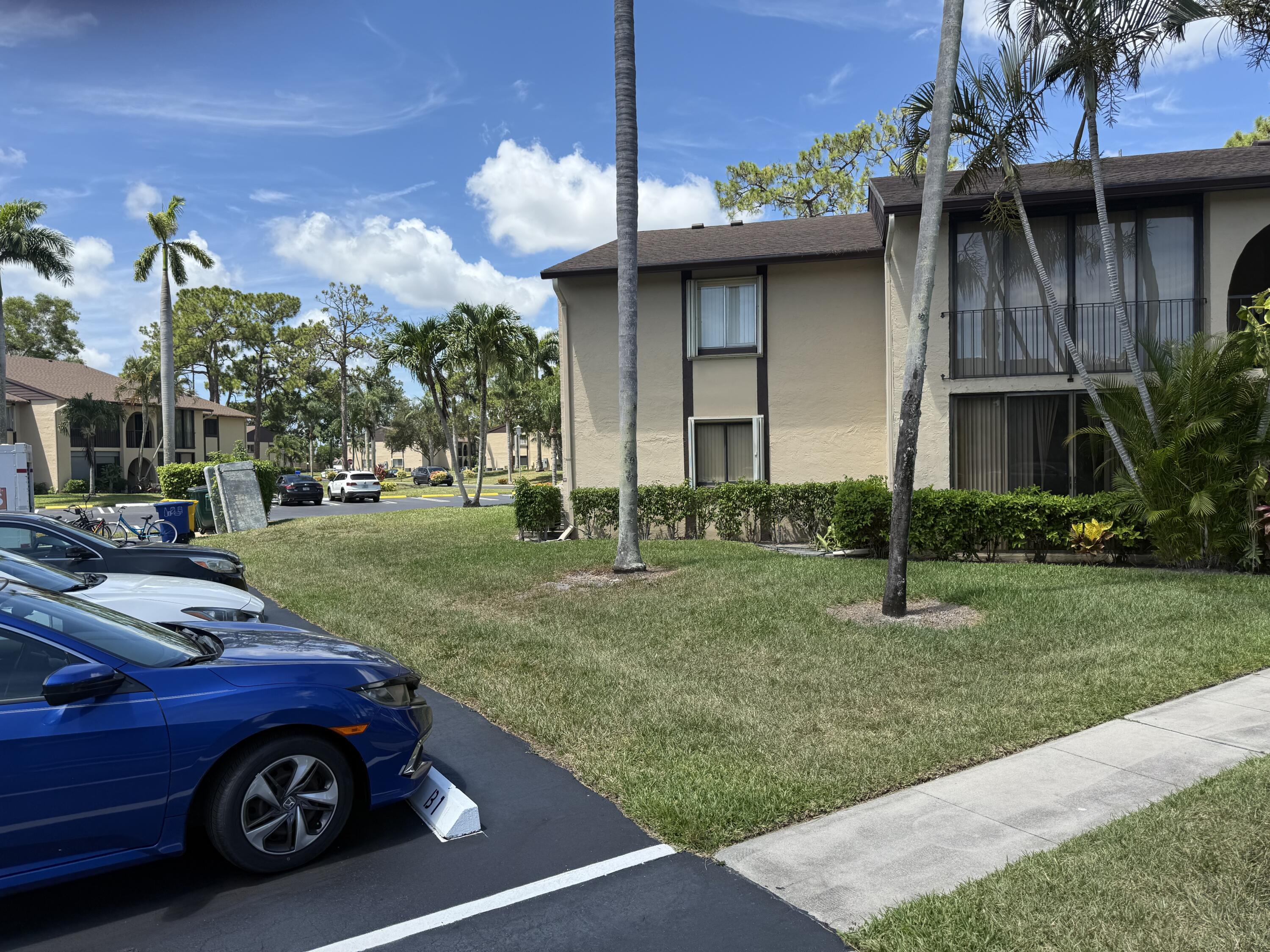 414 Pine Glen Lane B-1, Greenacres, FL 33463, Greenacres - Photo 3