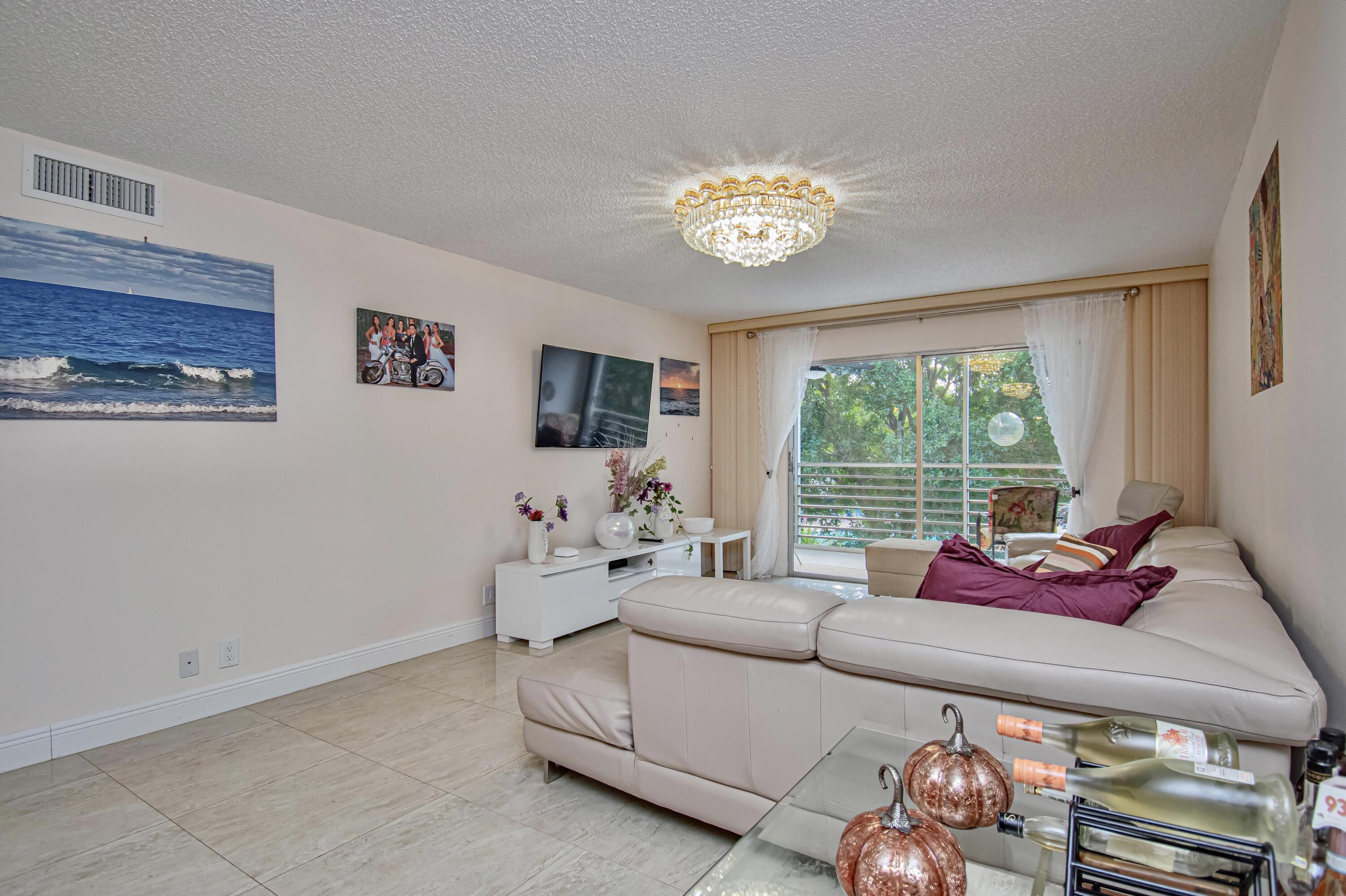 2301 Lucaya Lane M3, Coconut Creek, FL 33066, Coconut Creek - Photo 4