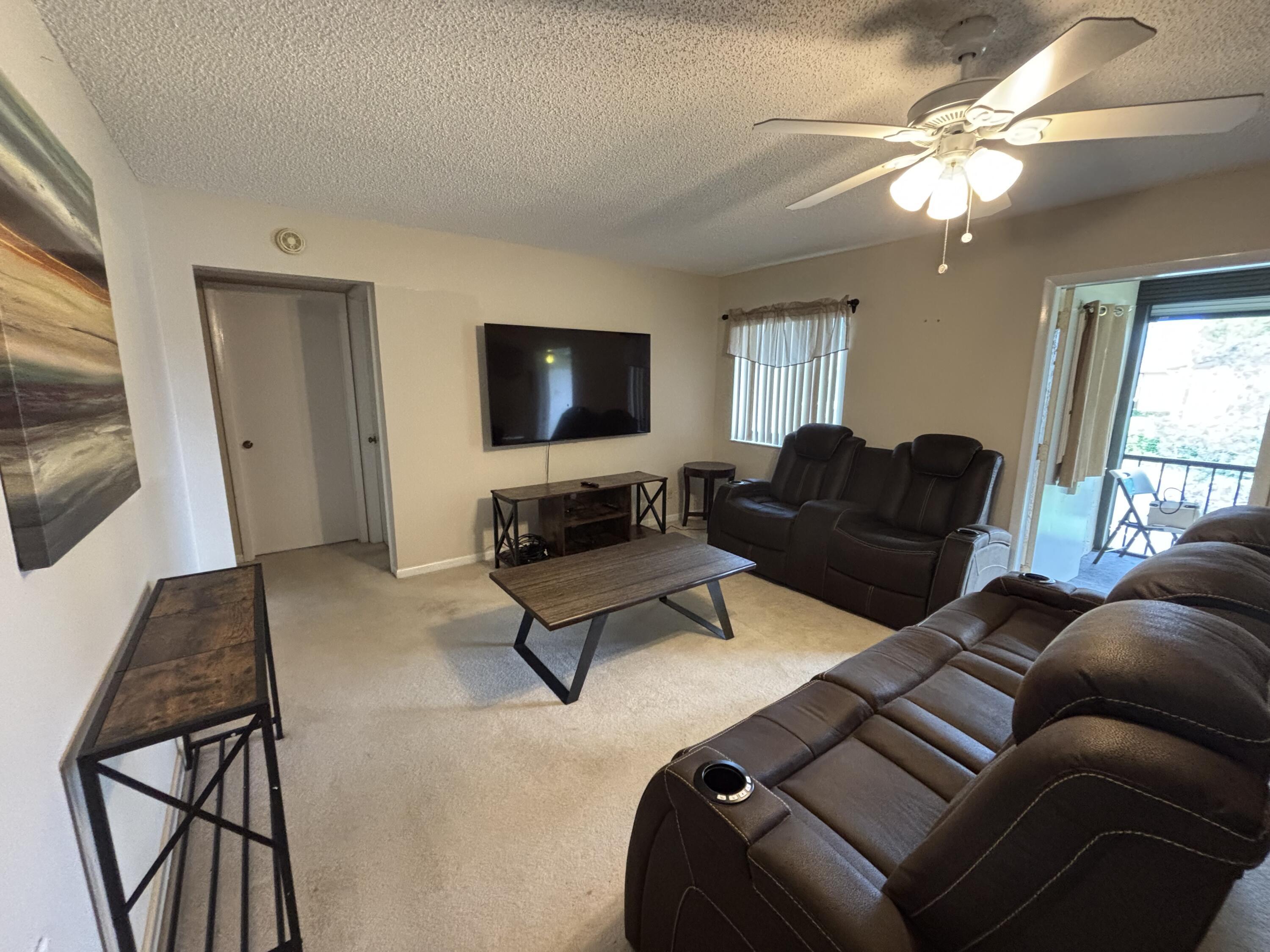 335 Knotty Pine Circle D2, Greenacres, FL 33463, Greenacres - Photo 4