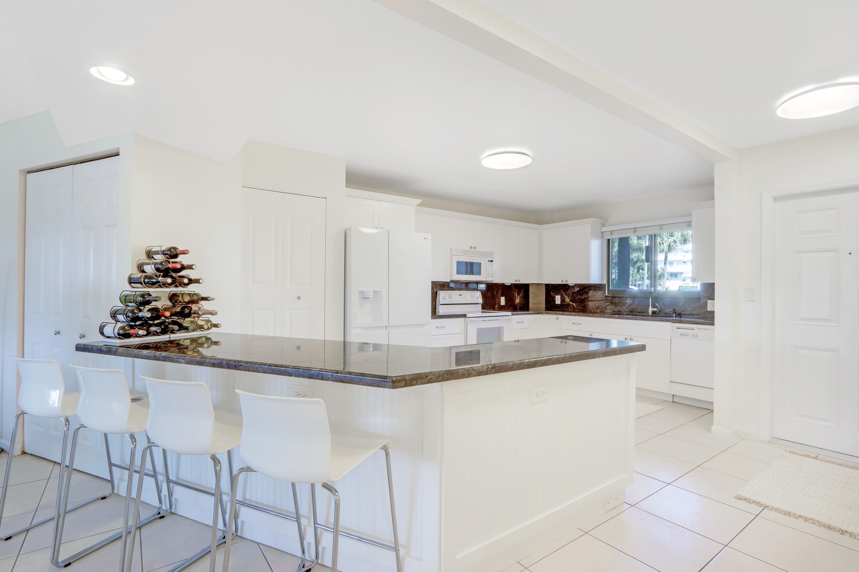 3525 S Ocean Boulevard 108, South Palm Beach, FL 33480, South Palm Beach - Photo 3