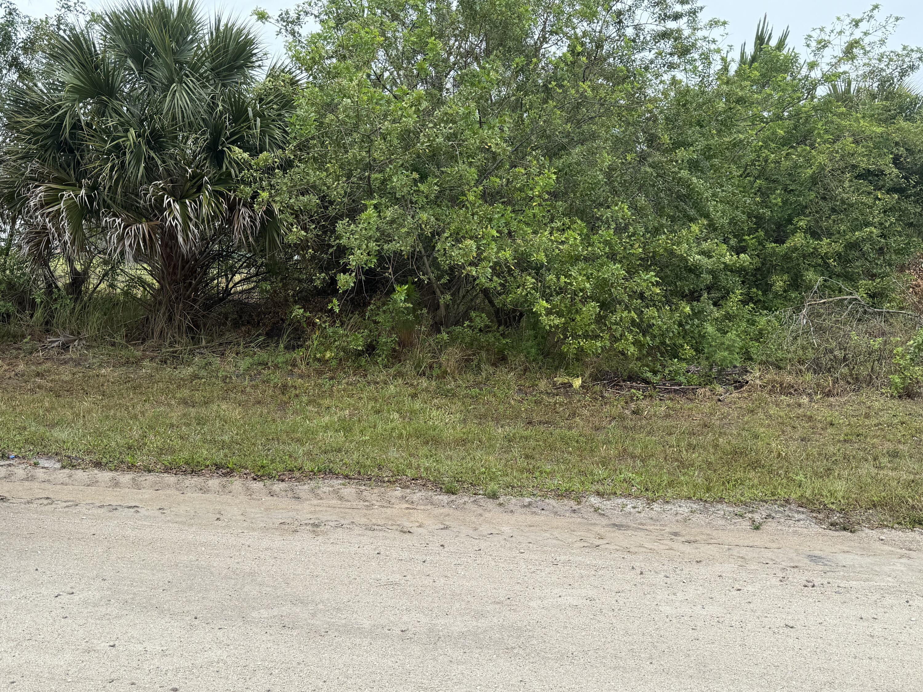 7945 98th Court, Vero Beach, FL 32967, Vero Beach - Photo 2