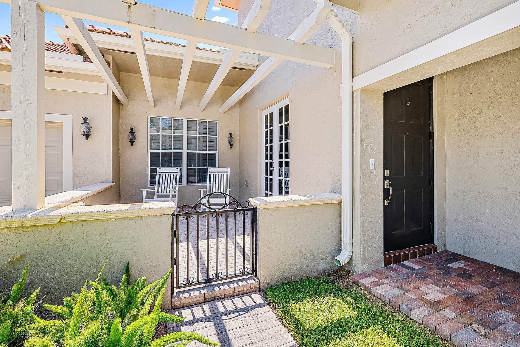 102 Via Santa Cruz, Jupiter, FL 33458, Jupiter - Photo 2