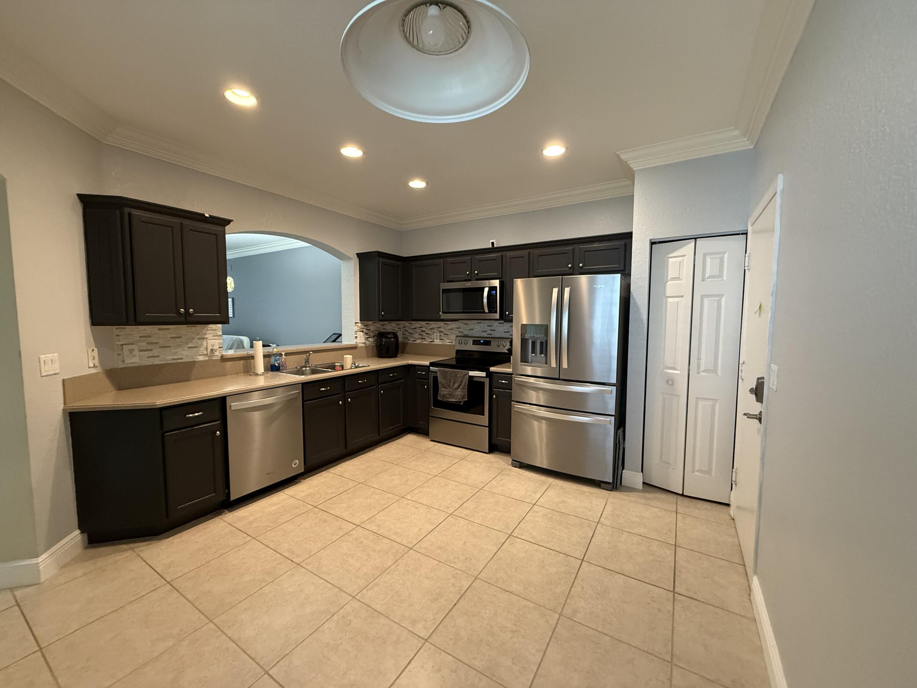 2136 Oakmont Drive, Riviera Beach, FL 33404, Riviera Beach - Photo 4