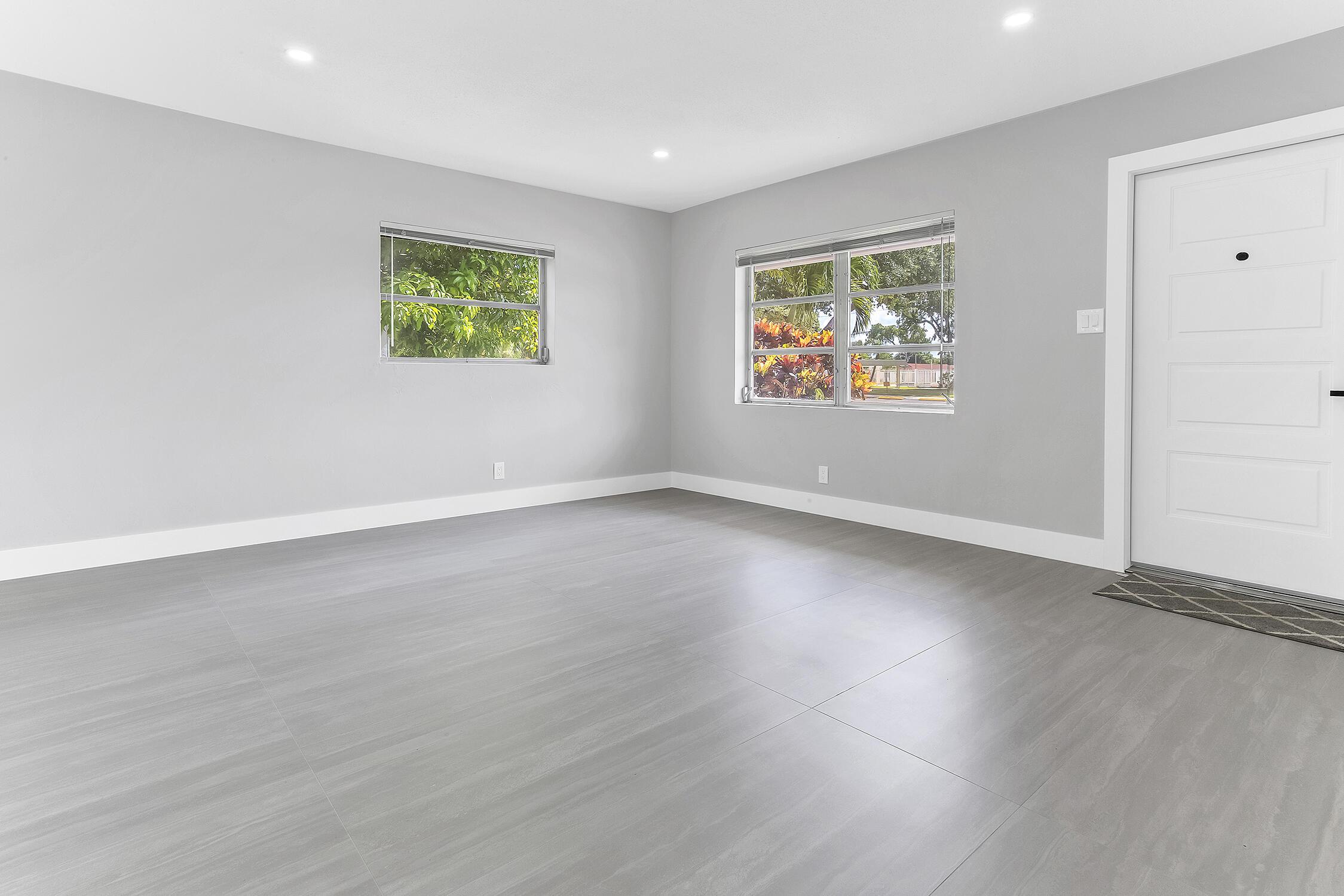 7609 NW 70 Avenue, Tamarac, FL 33321, Tamarac - Photo 3