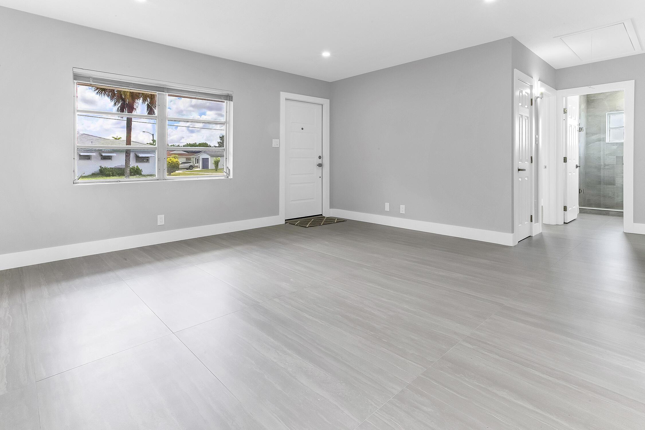7609 NW 70 Avenue, Tamarac, FL 33321, Tamarac - Photo 4