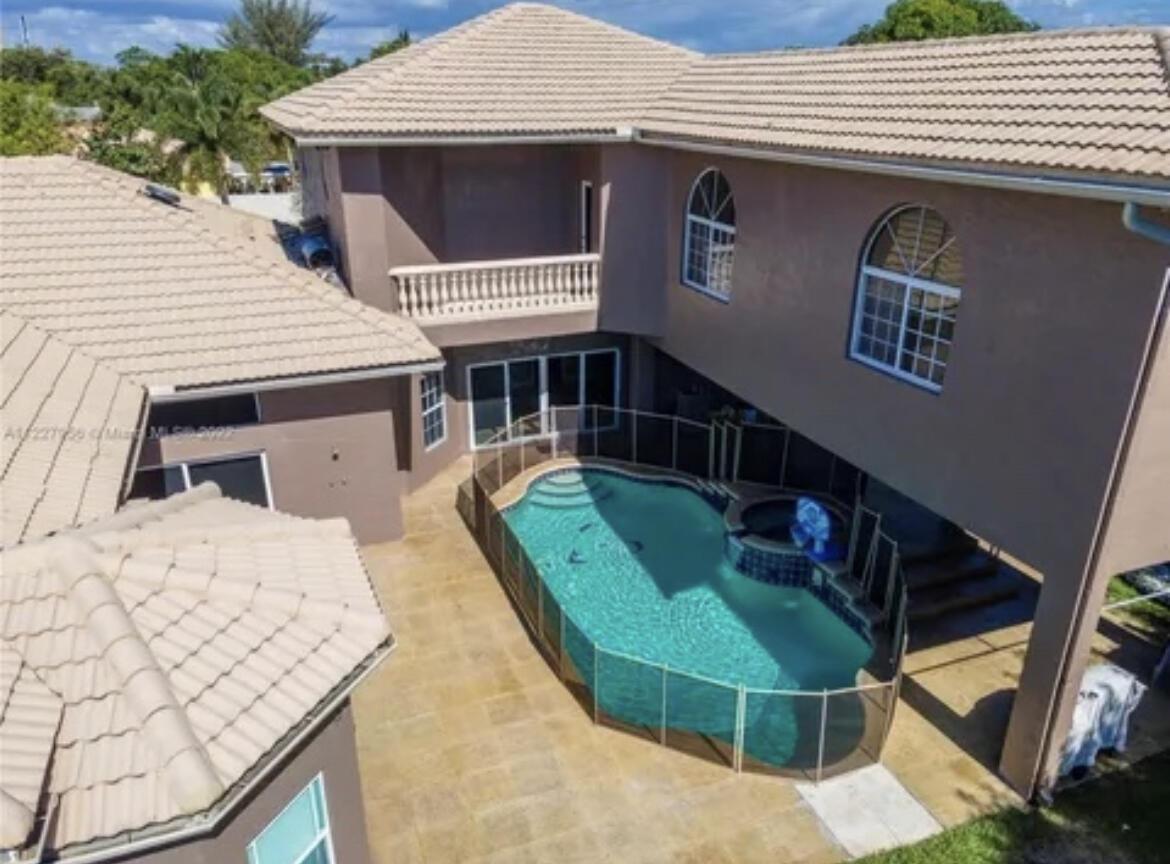 423 NE 3rd Street, Pompano Beach, FL 33060, Pompano Beach - Photo 2