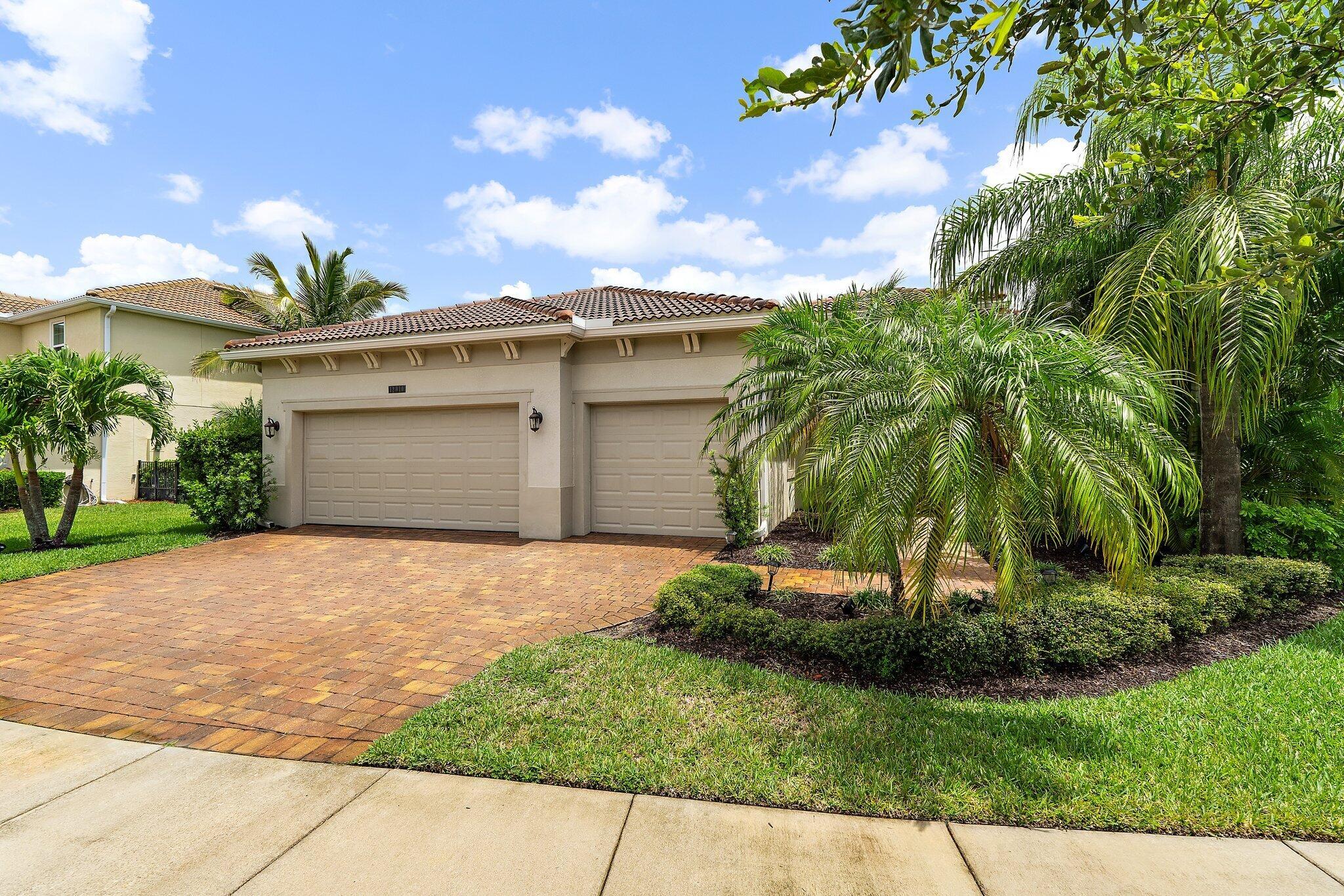 12010 SW Aventino Drive, Port St. Lucie, FL 34987, Port St. Lucie - Photo 4