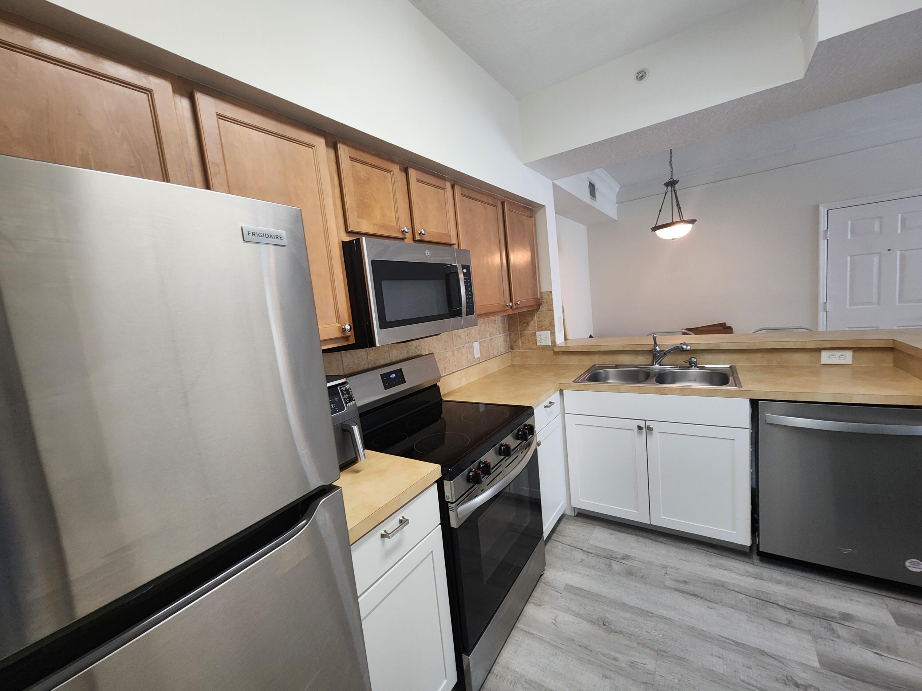 2103 Myrtlewood Circle E 2103, Palm Beach Gardens, FL 33418, Palm Beach Gardens - Photo 4