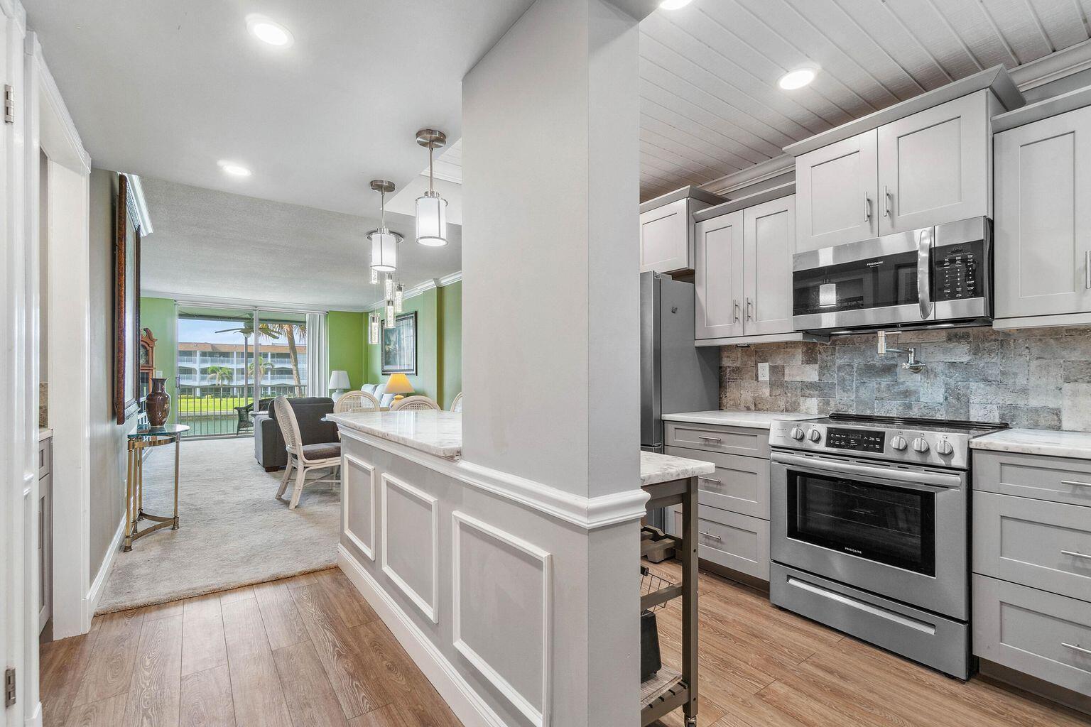 100 Paradise Harbour Boulevard 208, North Palm Beach, FL 33408, North Palm Beach - Photo 3