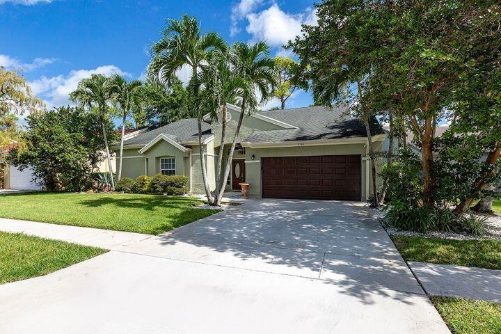1112 Wild Cherry Lane, Wellington, FL 33414, Wellington - Photo 2
