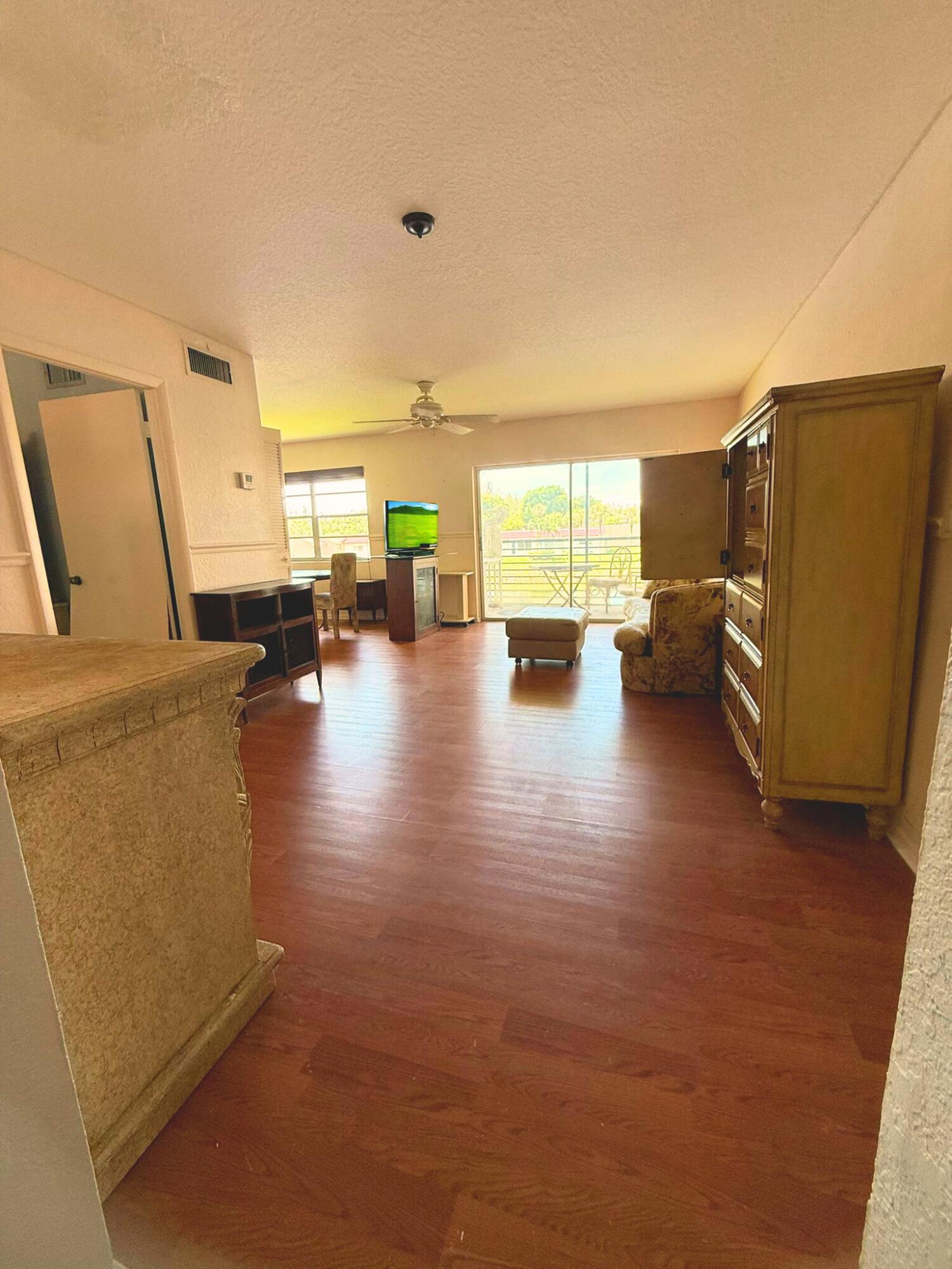 218 Lake Frances Drive, West Palm Beach, FL 33411, West Palm Beach - Photo 3