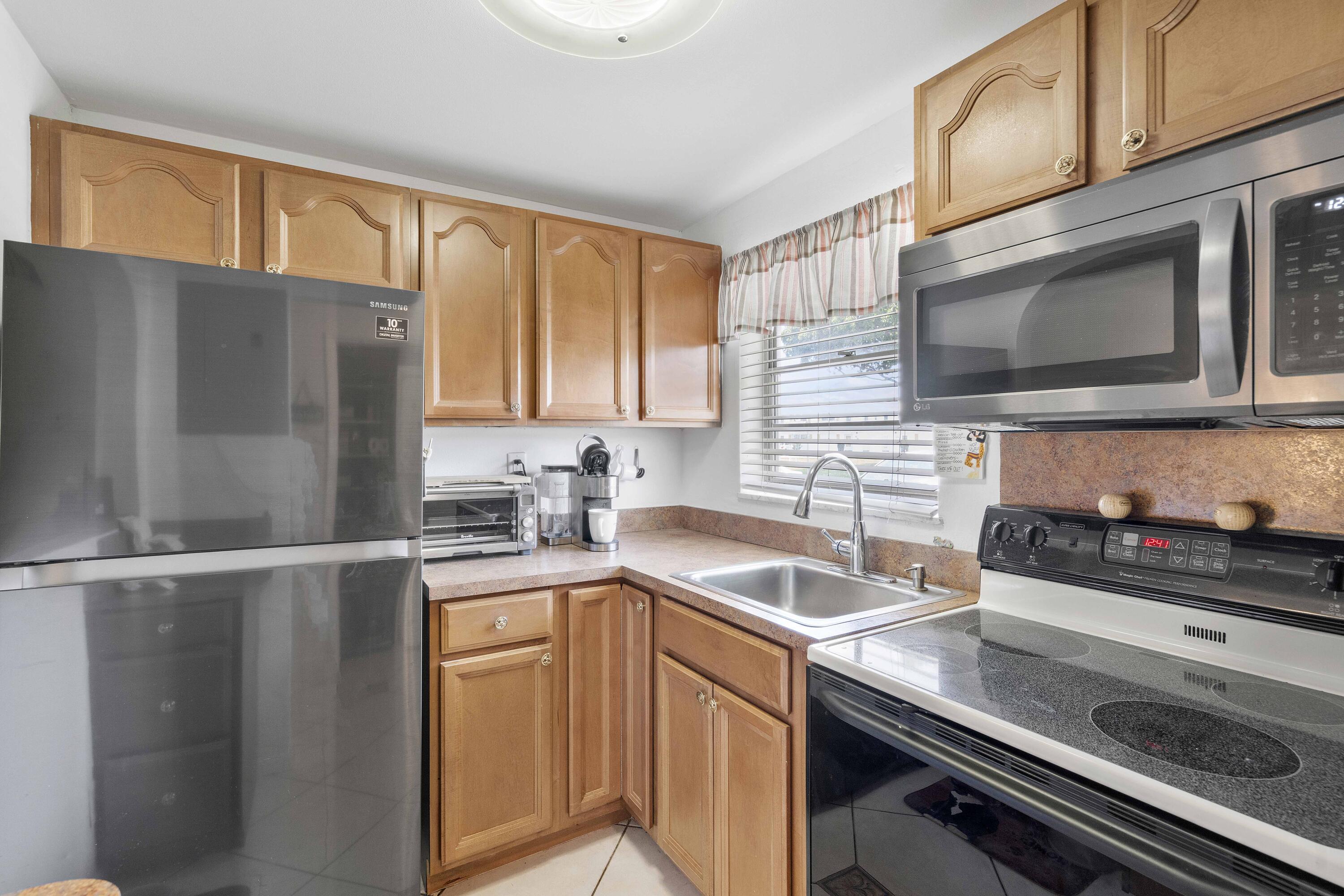 1115 Lake Terrace 111, Boynton Beach, FL 33426, Boynton Beach - Photo 4