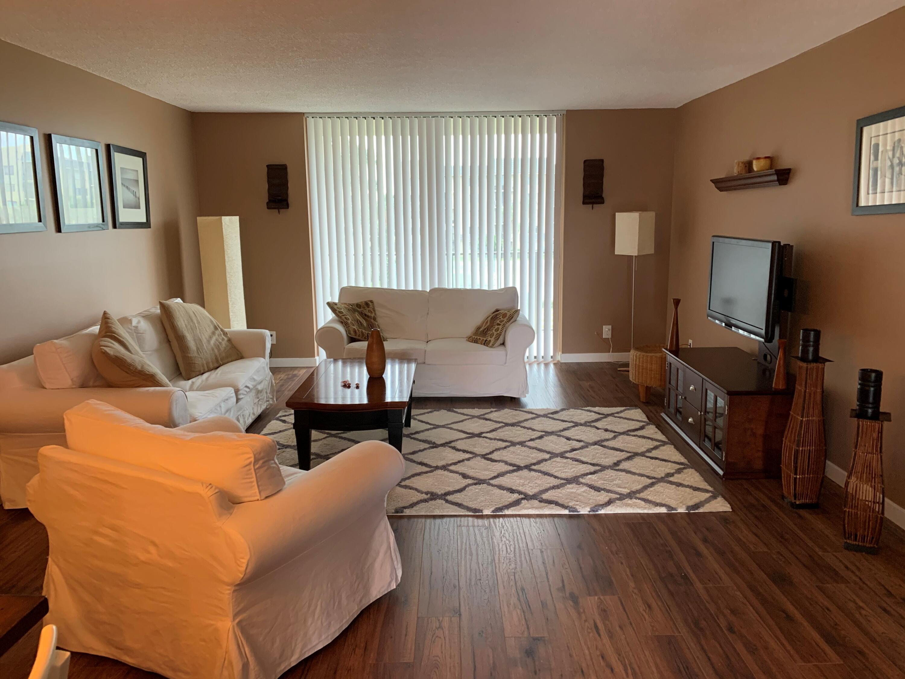 2820 Tennis Club Drive 302, West Palm Beach, FL 33417, West Palm Beach - Photo 4