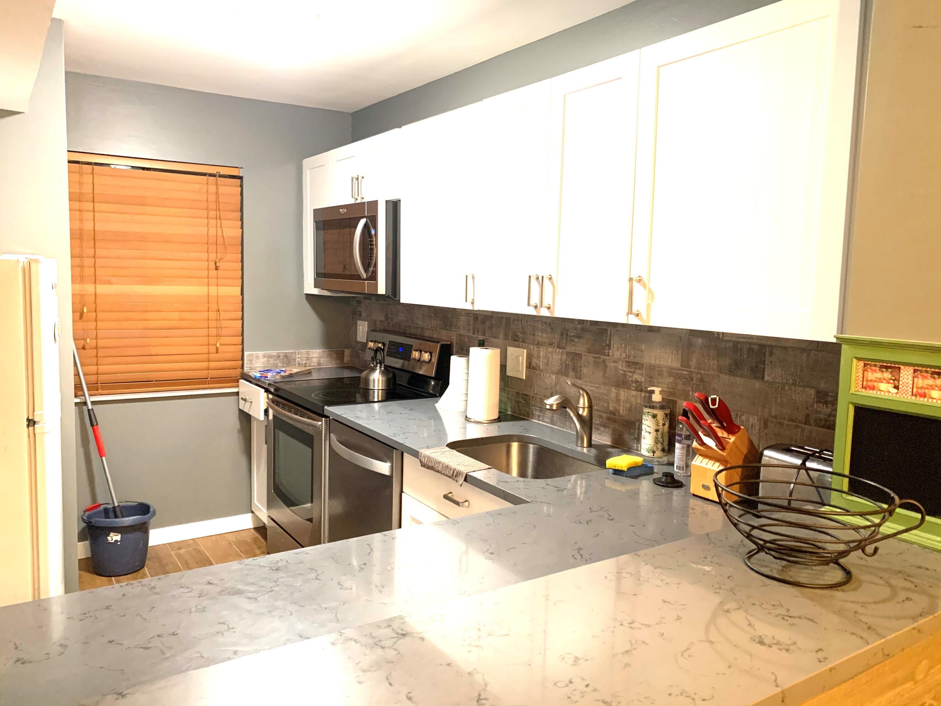 2820 Tennis Club Drive 302, West Palm Beach, FL 33417, West Palm Beach - Photo 5