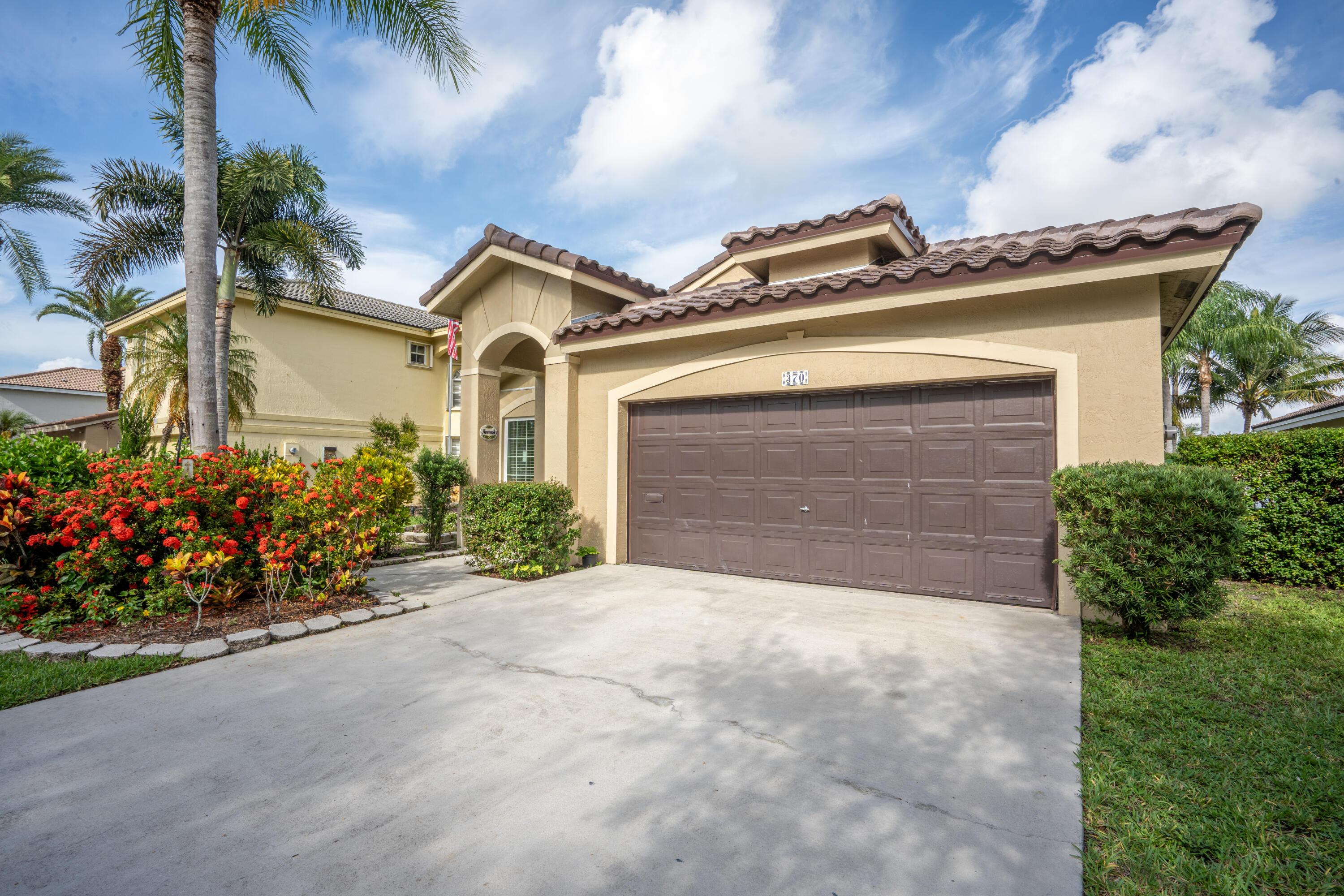 370 SW 203rd Avenue, Pembroke Pines, FL 33029, Pembroke Pines - Photo 4