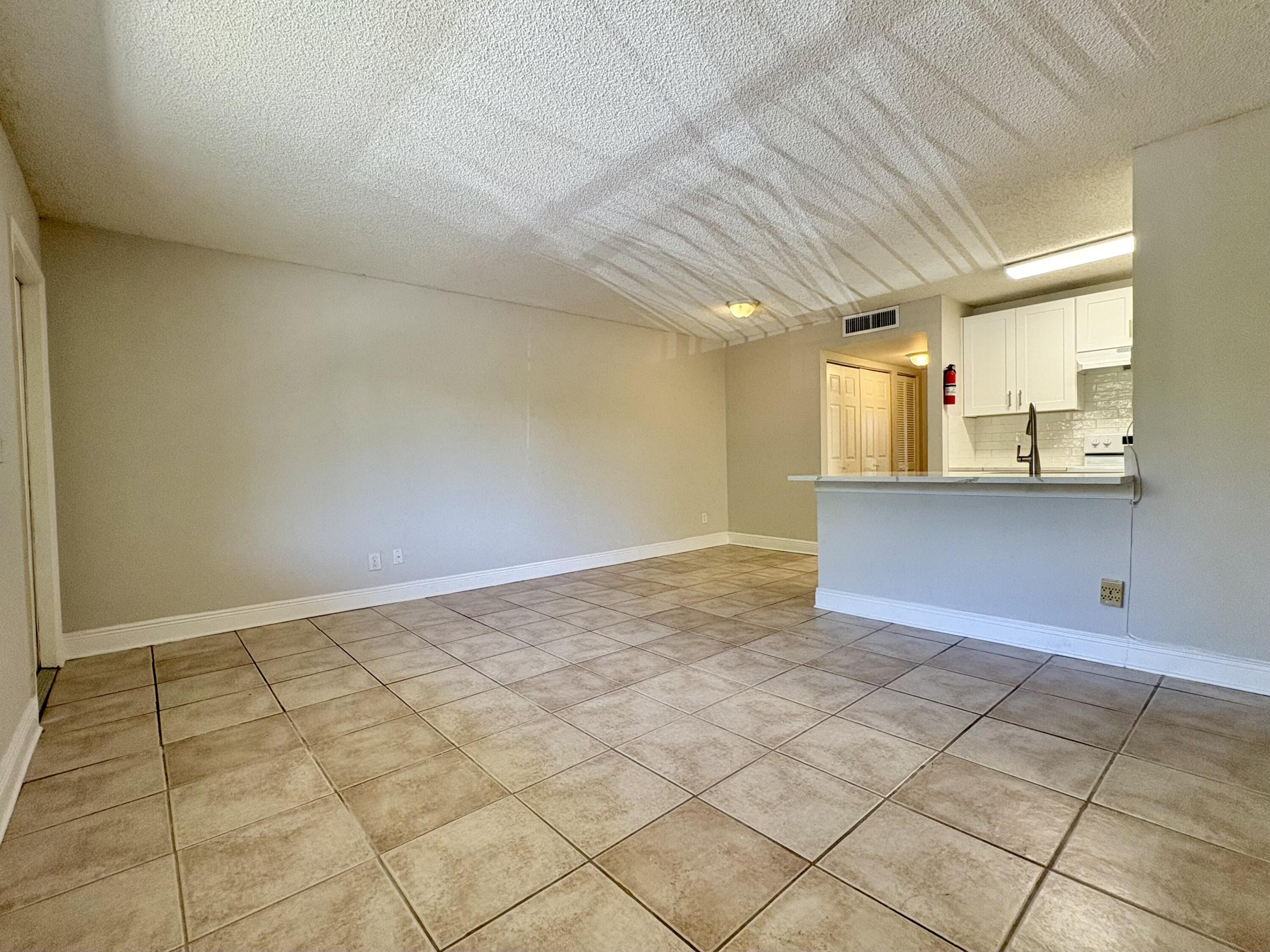 1830 W Meadows Circle 1830, Boynton Beach, FL 33436, Boynton Beach - Photo 4