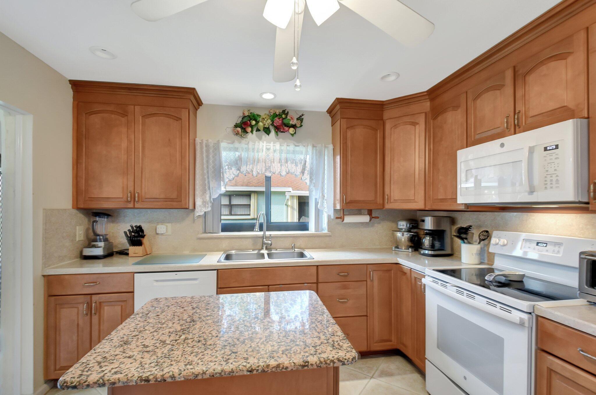 9855 Loquat Tree Run A Run A, Boynton Beach, FL 33436, Boynton Beach - Photo 3