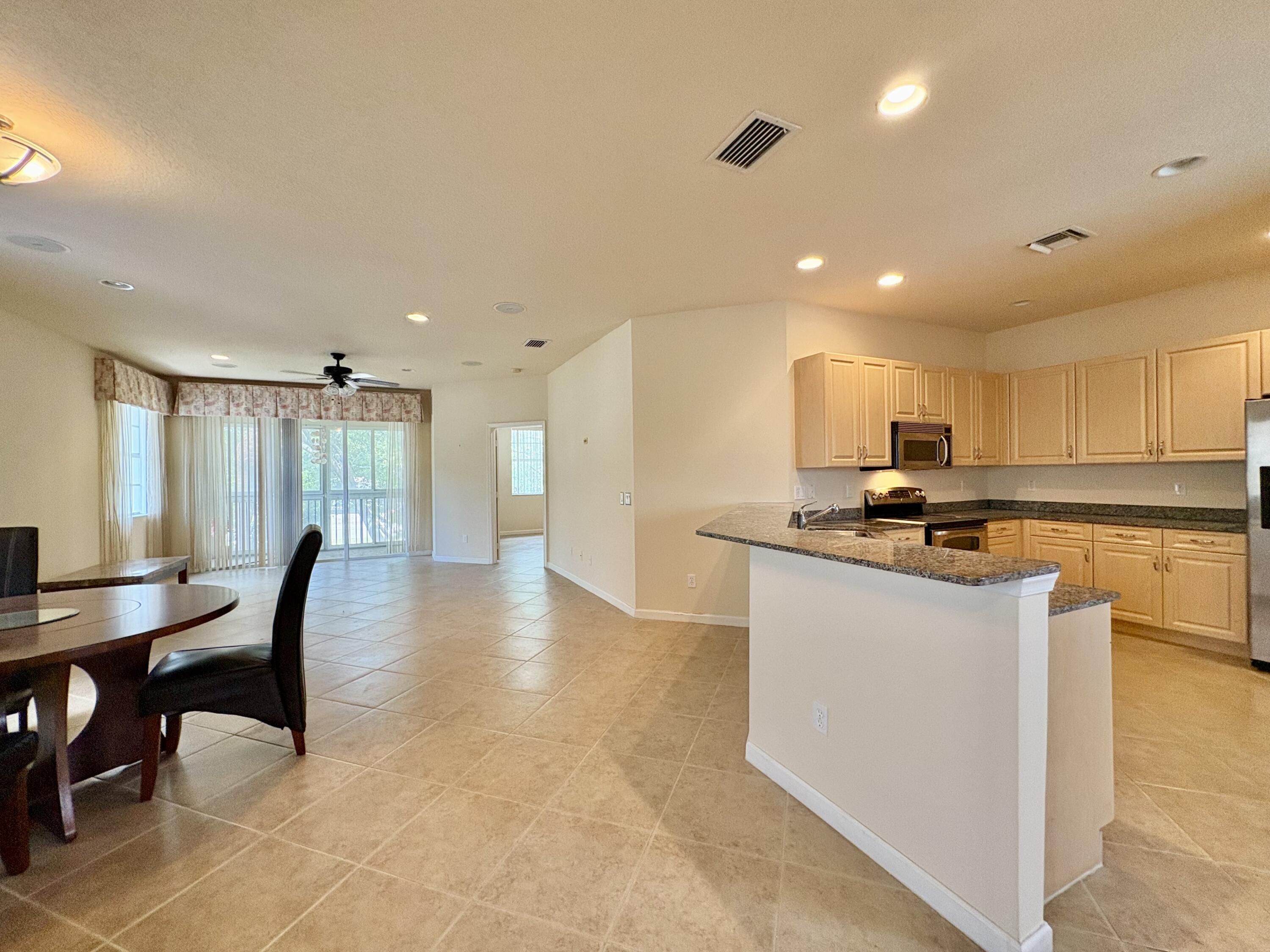 23265 Carolwood Lane 201, Boca Raton, FL 33428, Boca Raton - Photo 2