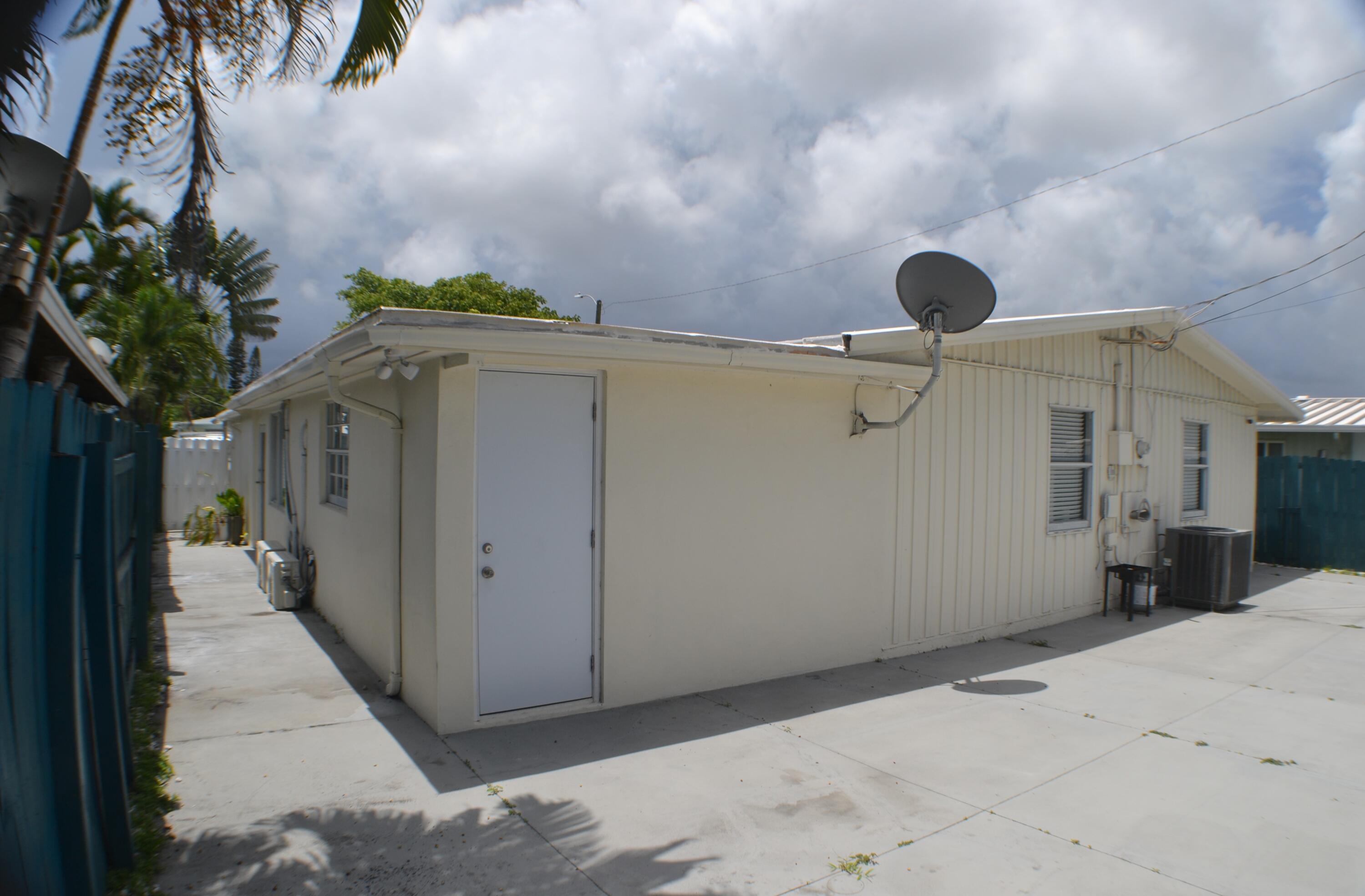 377 NW Nw 49th Street Street, Fort Lauderdale, FL 33309, Fort Lauderdale - Photo 2