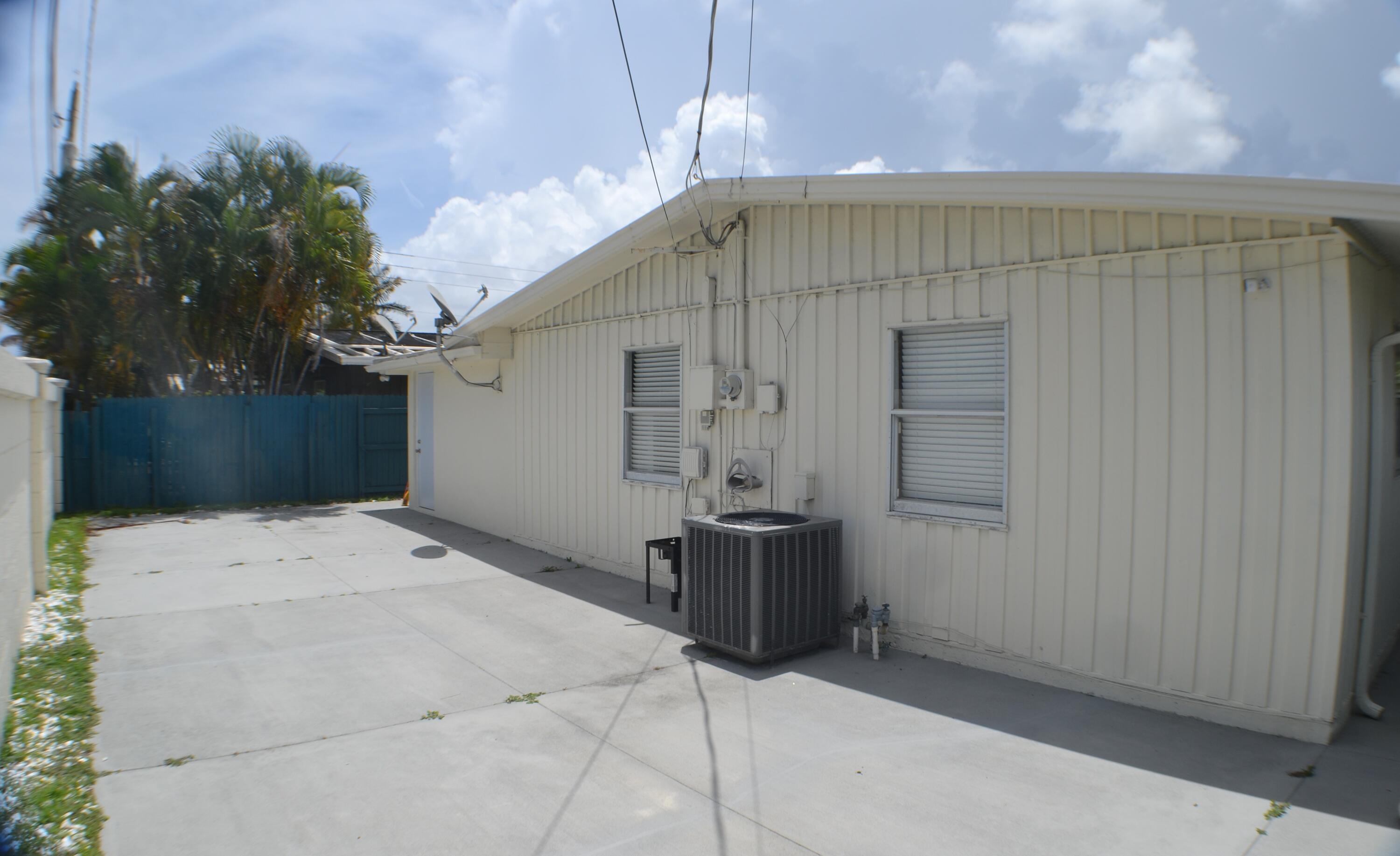 377 NW Nw 49th Street Street, Fort Lauderdale, FL 33309, Fort Lauderdale - Photo 4