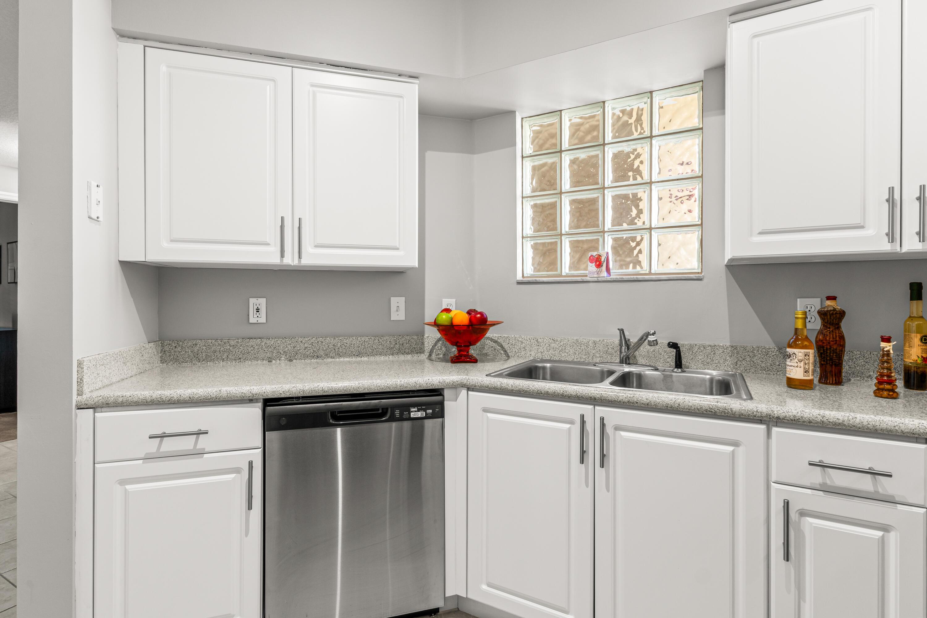 1951 Brandywine Road 59-303, West Palm Beach, FL 33409, West Palm Beach - Photo 4