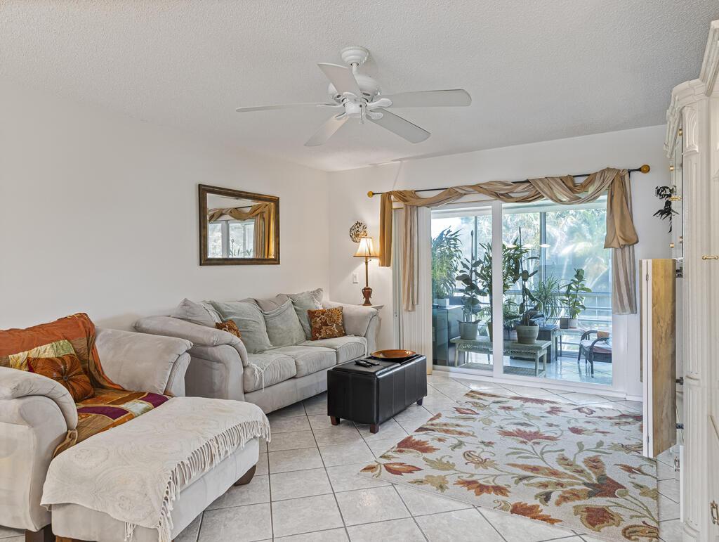 12022 Greenway Drive W 204, Royal Palm Beach, FL 33411, Royal Palm Beach - Photo 2