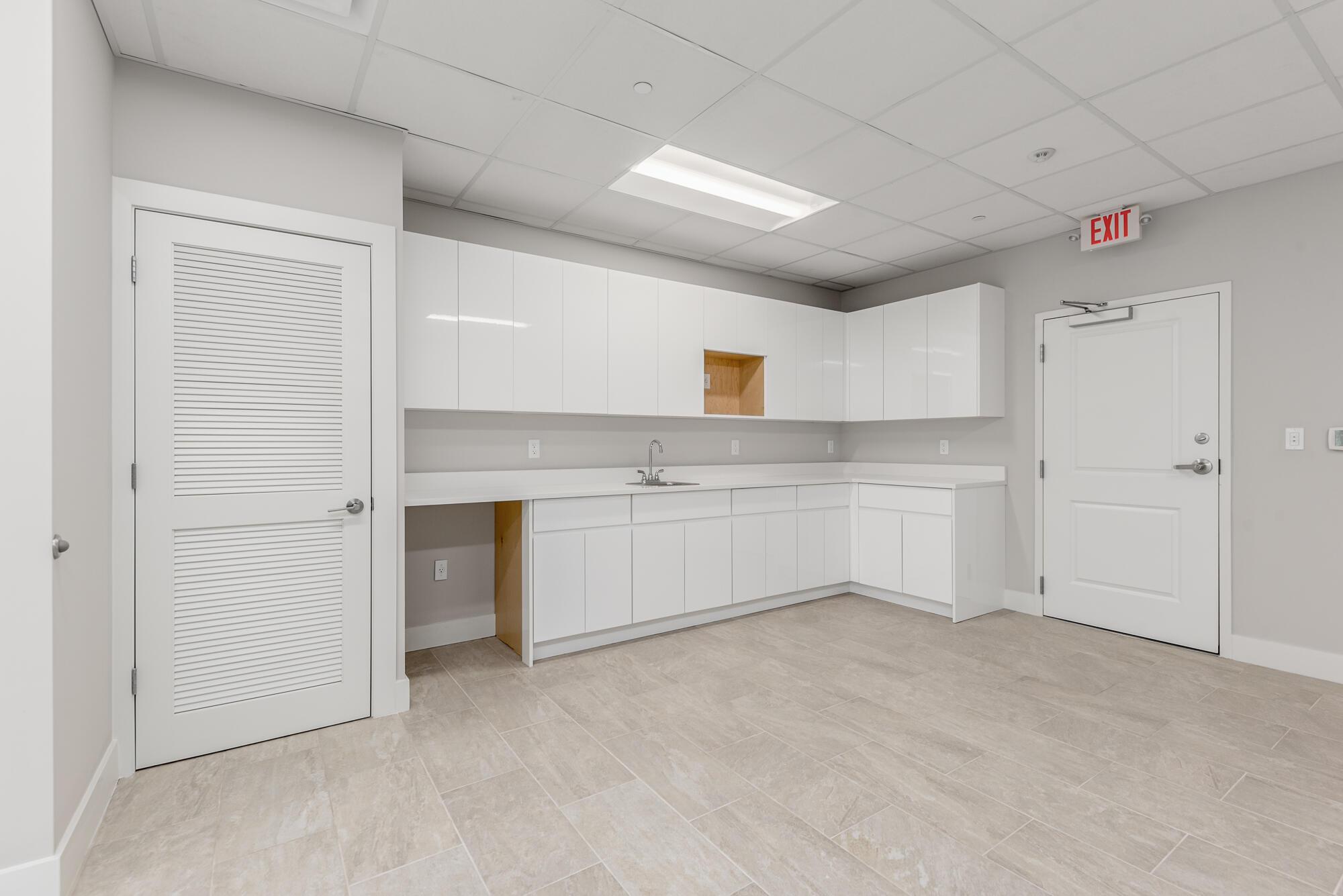 41 SW Seminole Street 210, Stuart, FL 34994, Stuart - Photo 4