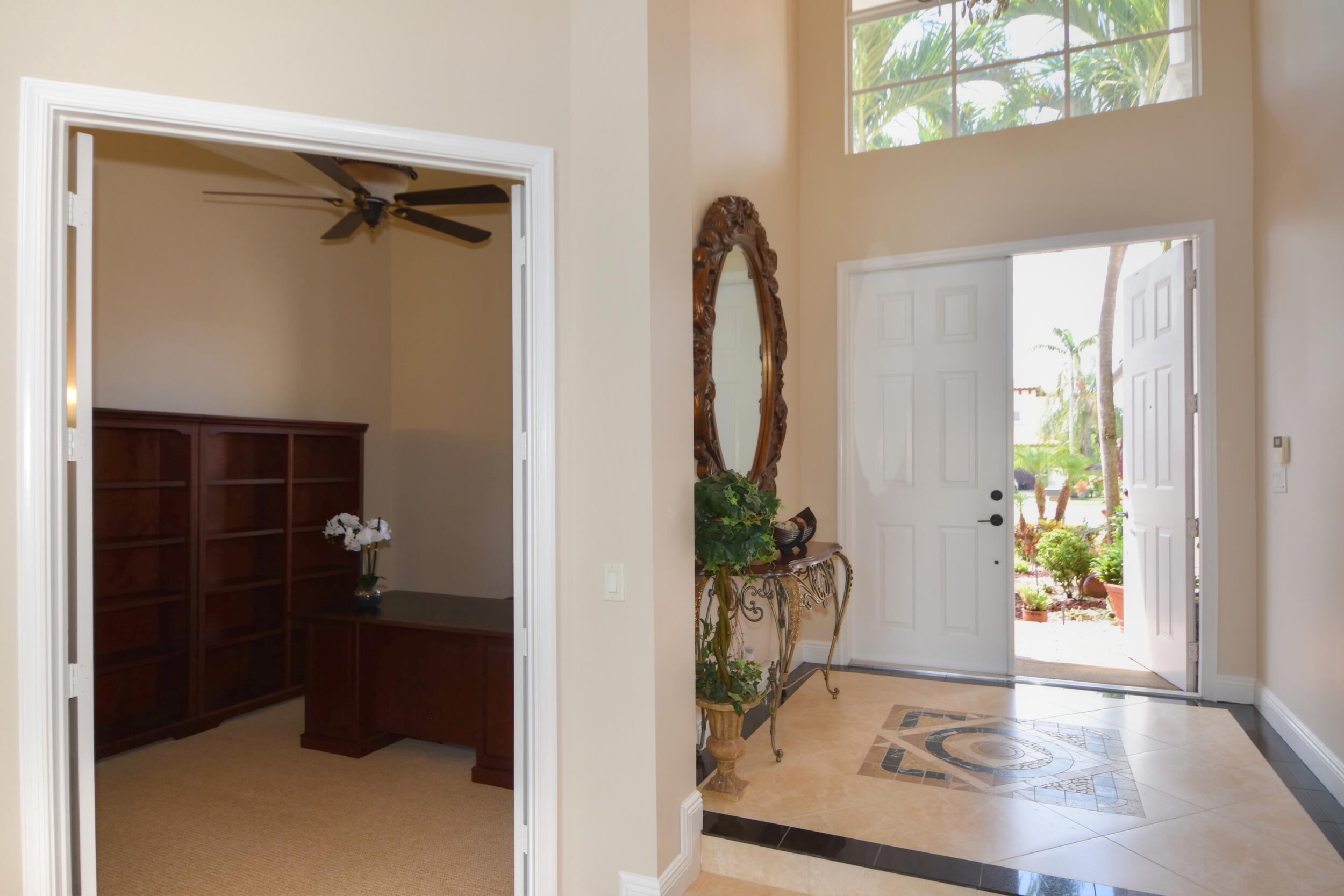 9891 Via Bernini, Lake Worth, FL 33467, Lake Worth - Photo 4