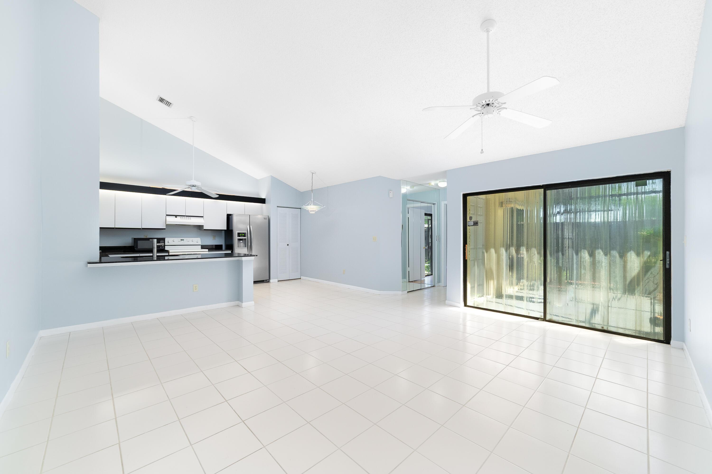 1139 Summit Trail Circle A, West Palm Beach, FL 33415, West Palm Beach - Photo 4