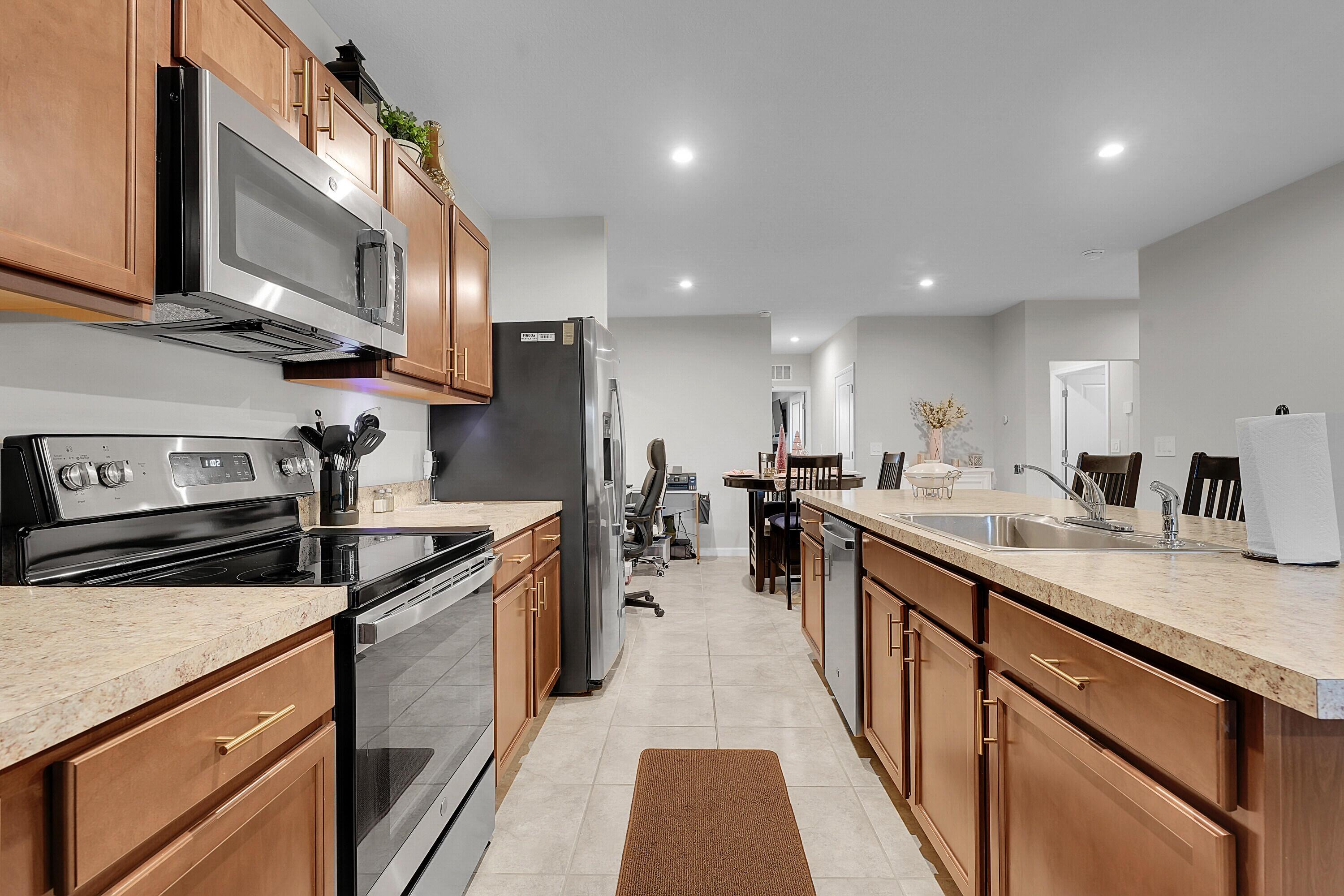 333 Raspberry Road, Fort Pierce, FL 34981, Fort Pierce - Photo 2