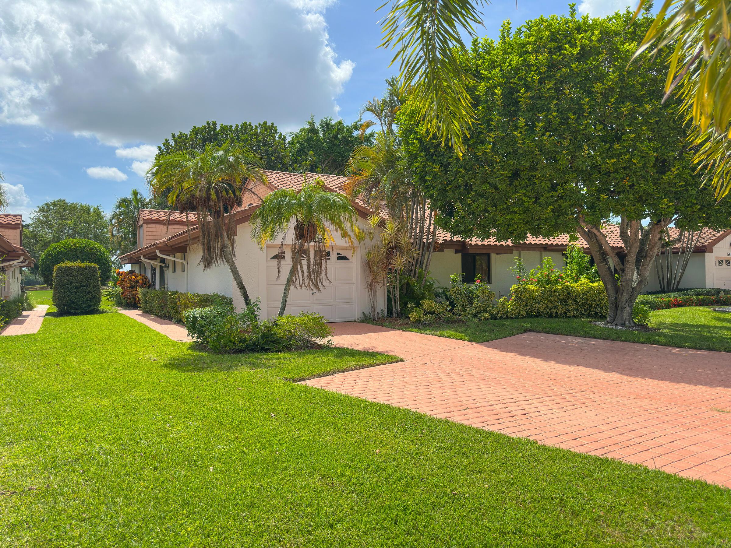 5482 San Marino Way, Lake Worth, FL 33467, Lake Worth - Photo 2