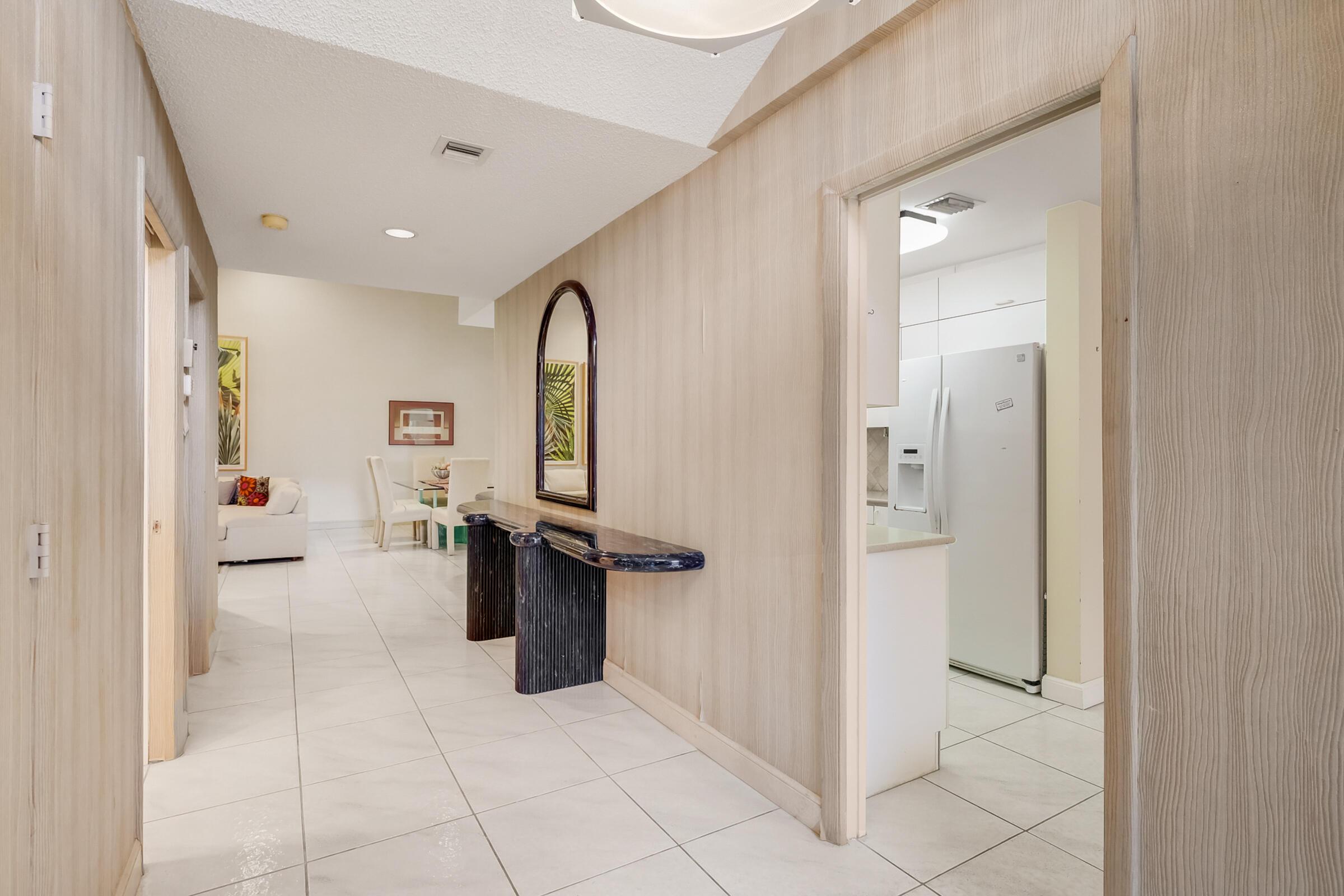5482 San Marino Way, Lake Worth, FL 33467, Lake Worth - Photo 5