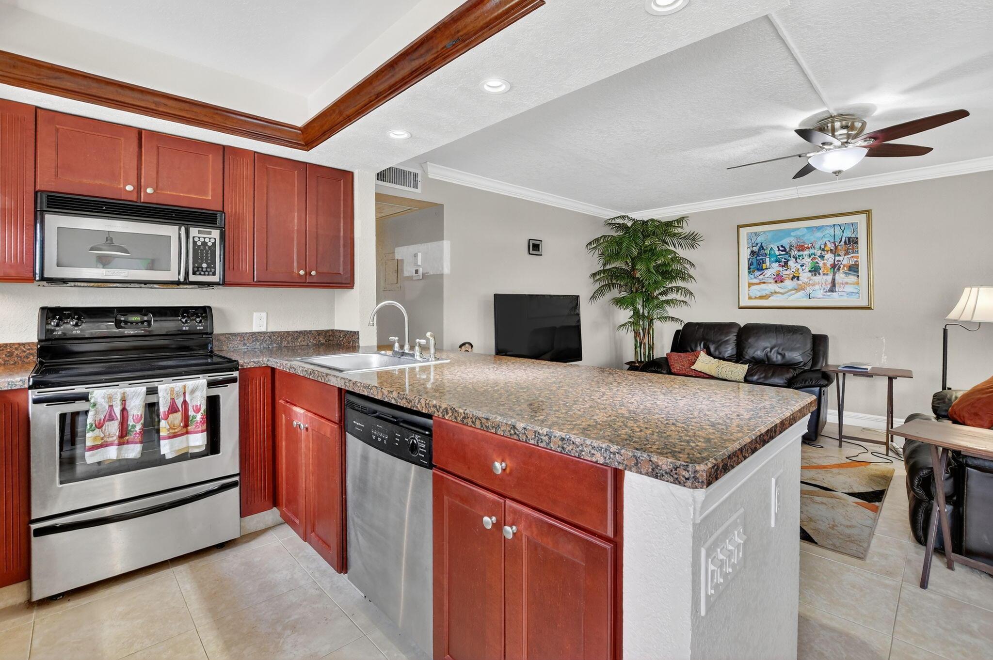 536 Durham S Circle 536, Deerfield Beach, FL 33442, Deerfield Beach - Photo 5