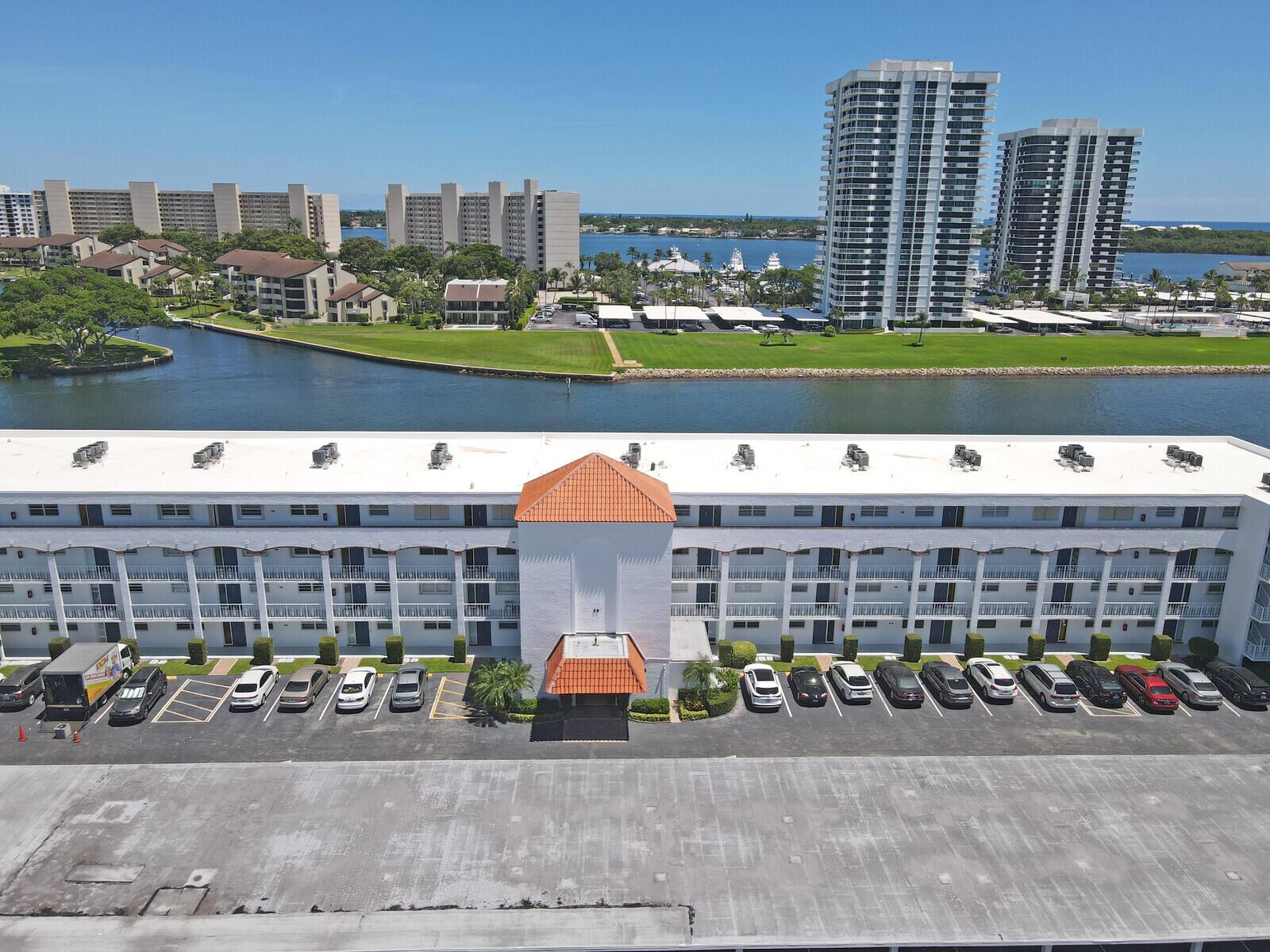 20 Yacht Club Drive 403, North Palm Beach, FL 33408, North Palm Beach - Photo 2
