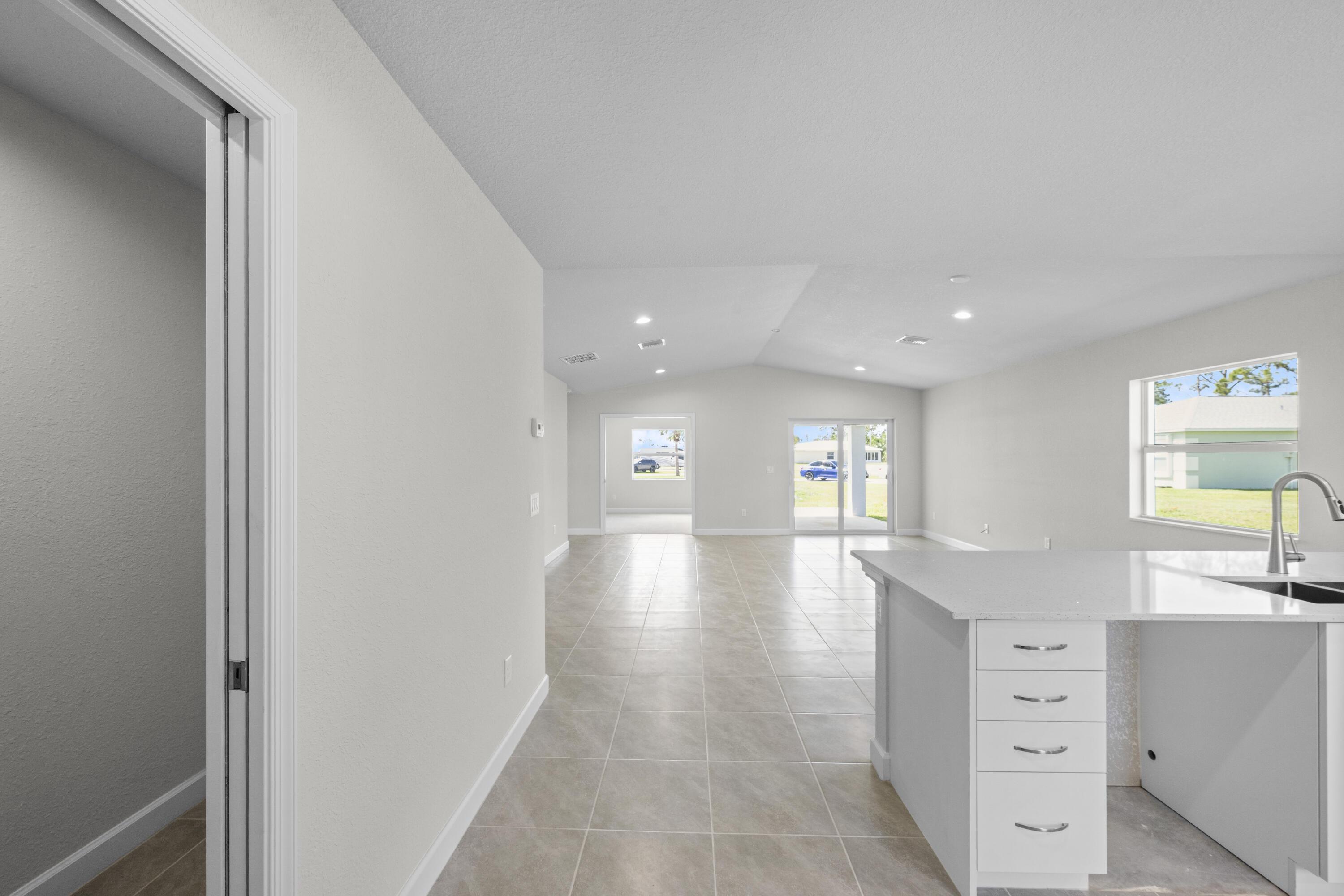 2 SE Hernando Lane, Port St. Lucie, FL 34952, Port St. Lucie - Photo 4