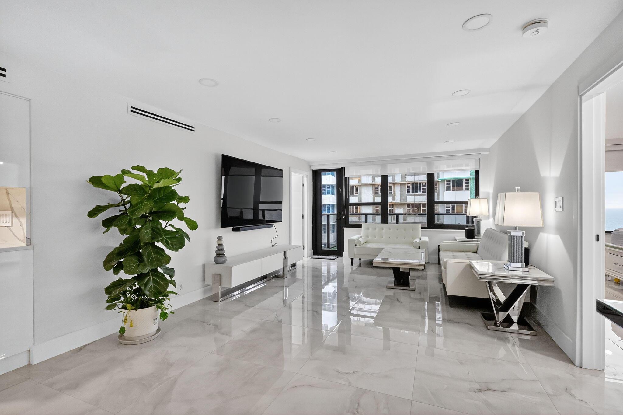 5225 Collins Avenue 1408, Miami Beach, FL 33140, Miami Beach - Photo 2