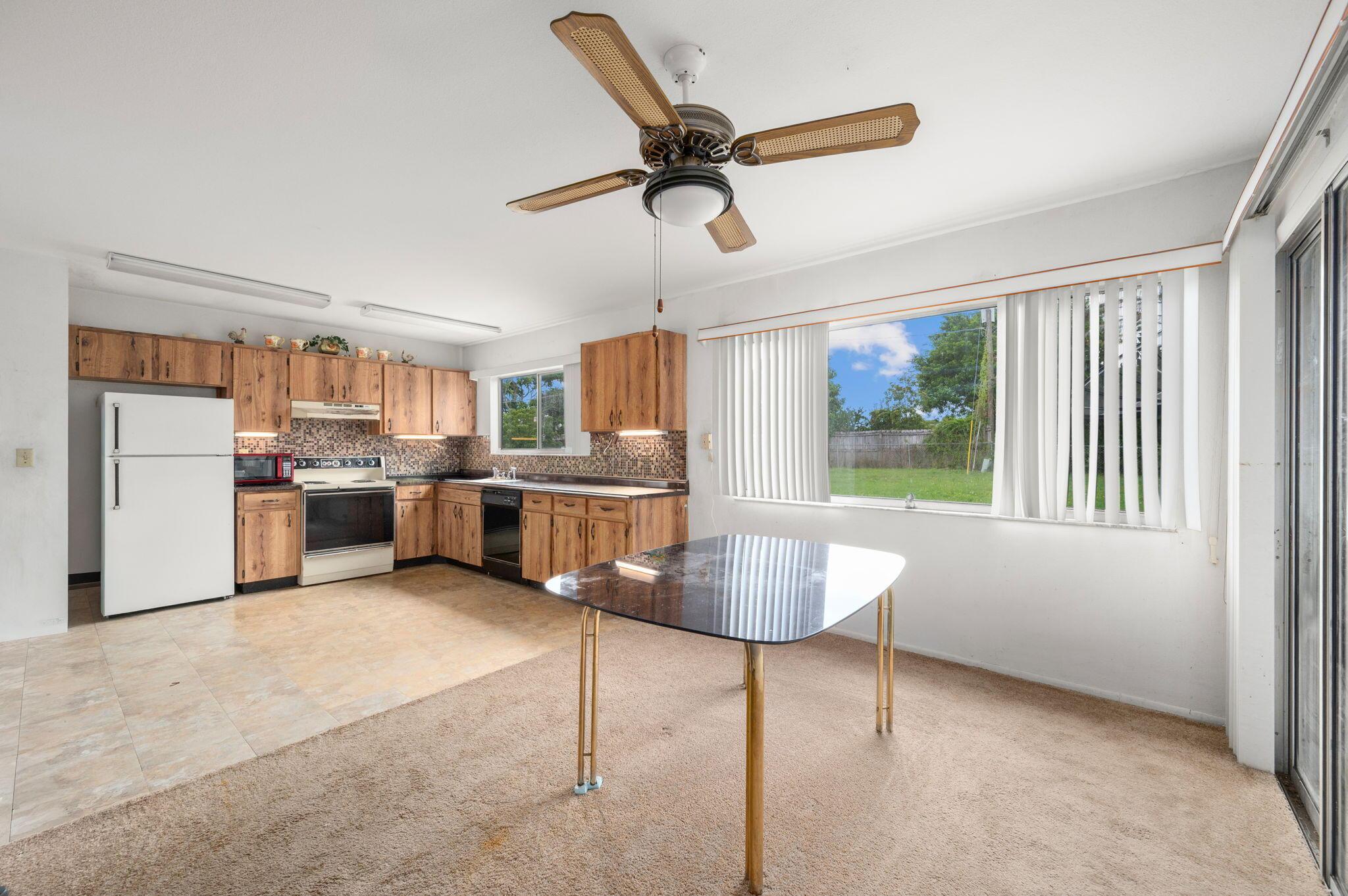 2118 SW Airoso Boulevard, Port St. Lucie, FL 34984, Port St. Lucie - Photo 4