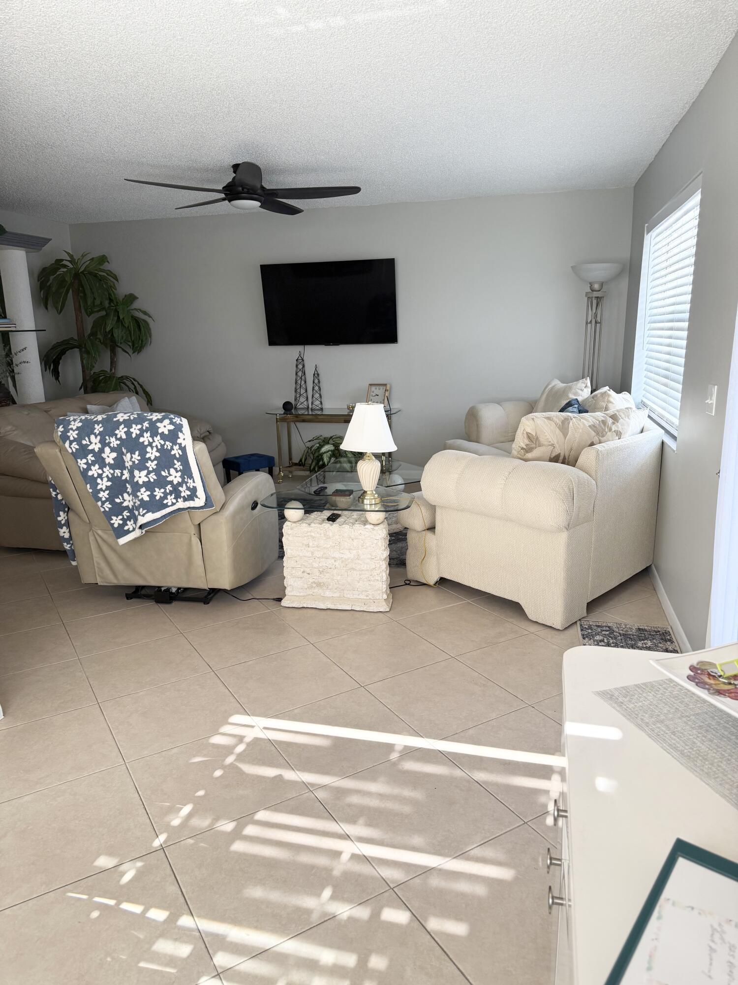 177 Burgundy D, Delray Beach, FL 33484, Delray Beach - Photo 4