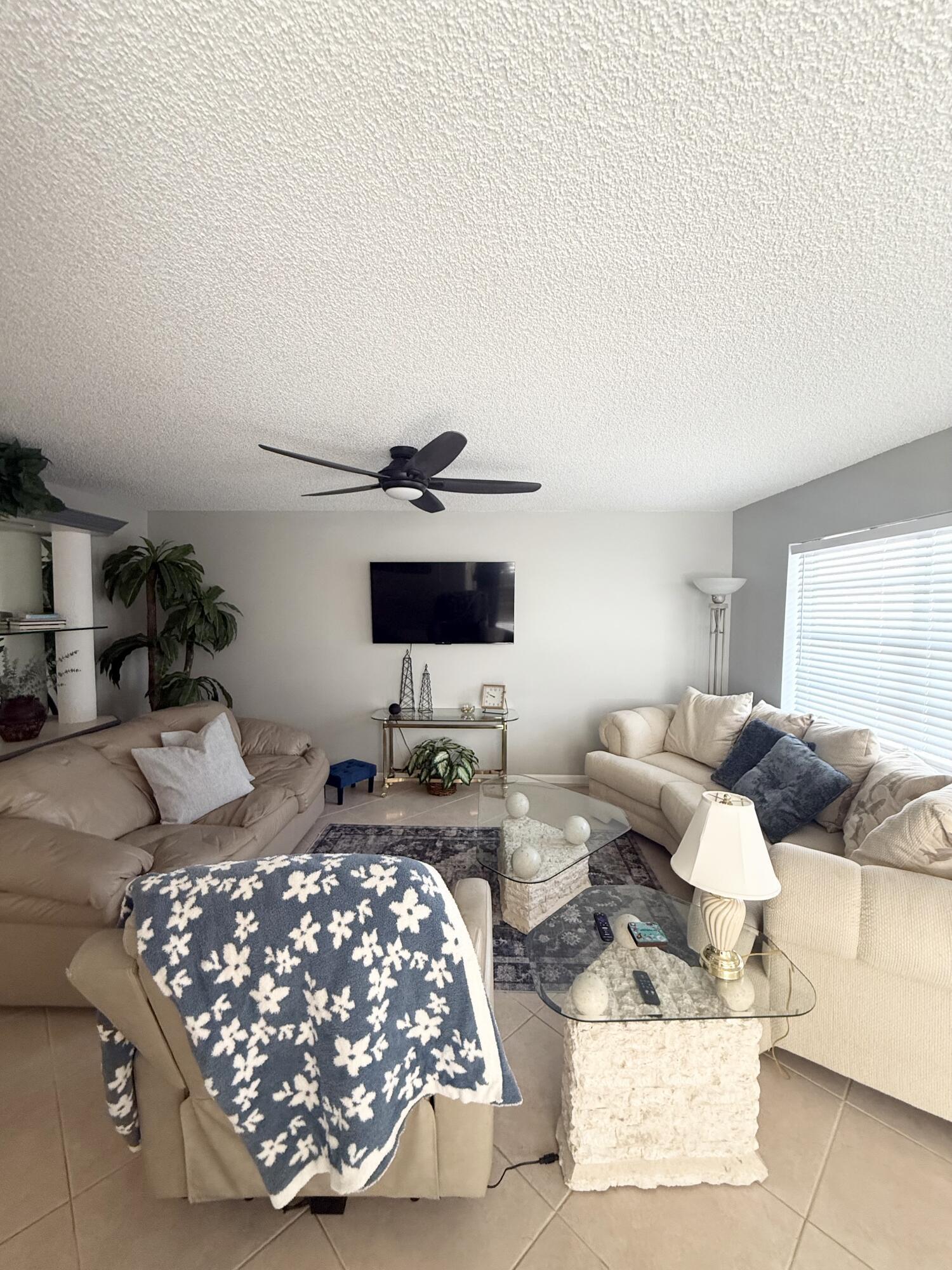 177 Burgundy D, Delray Beach, FL 33484, Delray Beach - Photo 3