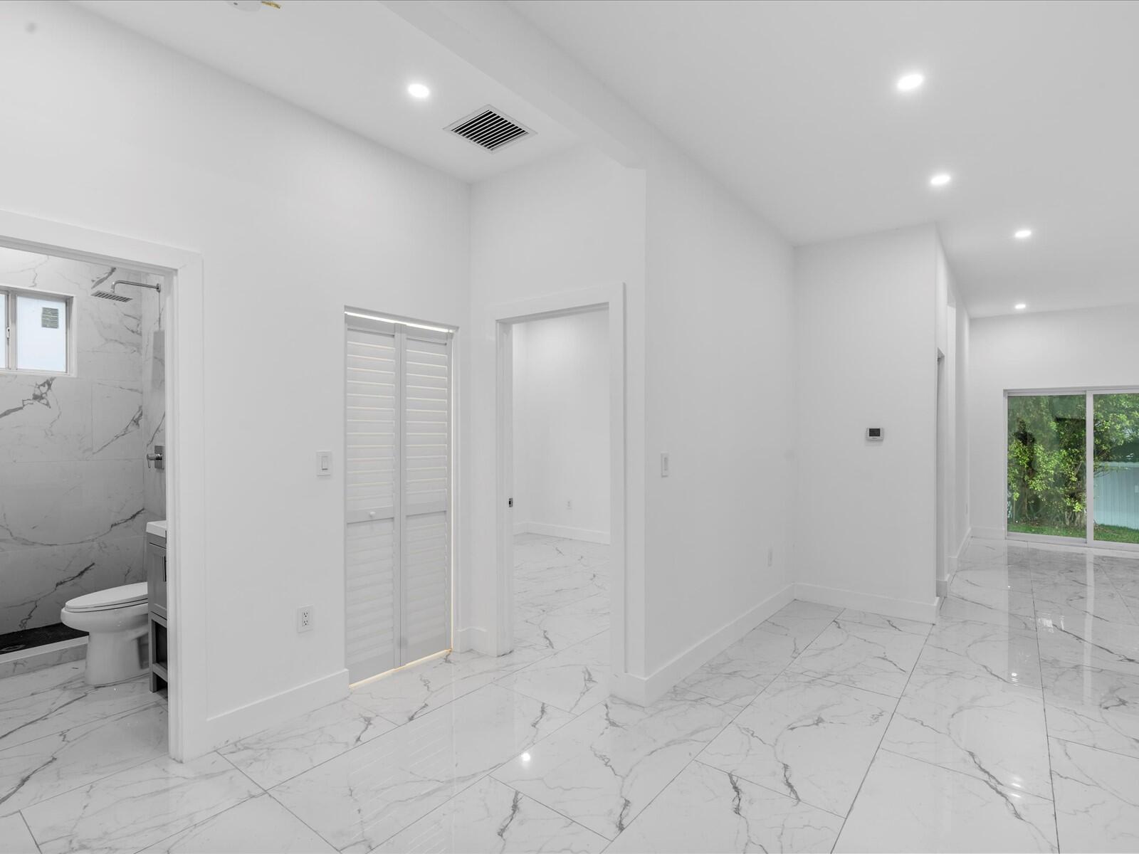 533 NW 16th Avenue, Fort Lauderdale, FL 33311, Fort Lauderdale - Photo 5