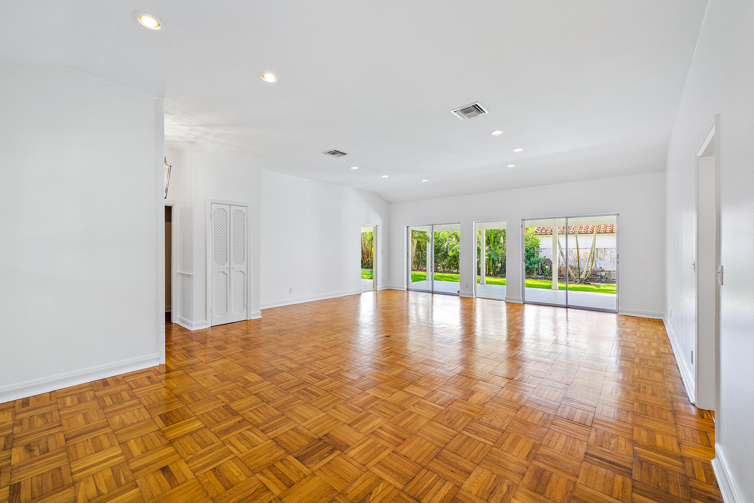 210 Russlyn Drive, West Palm Beach, FL 33405, West Palm Beach - Photo 3